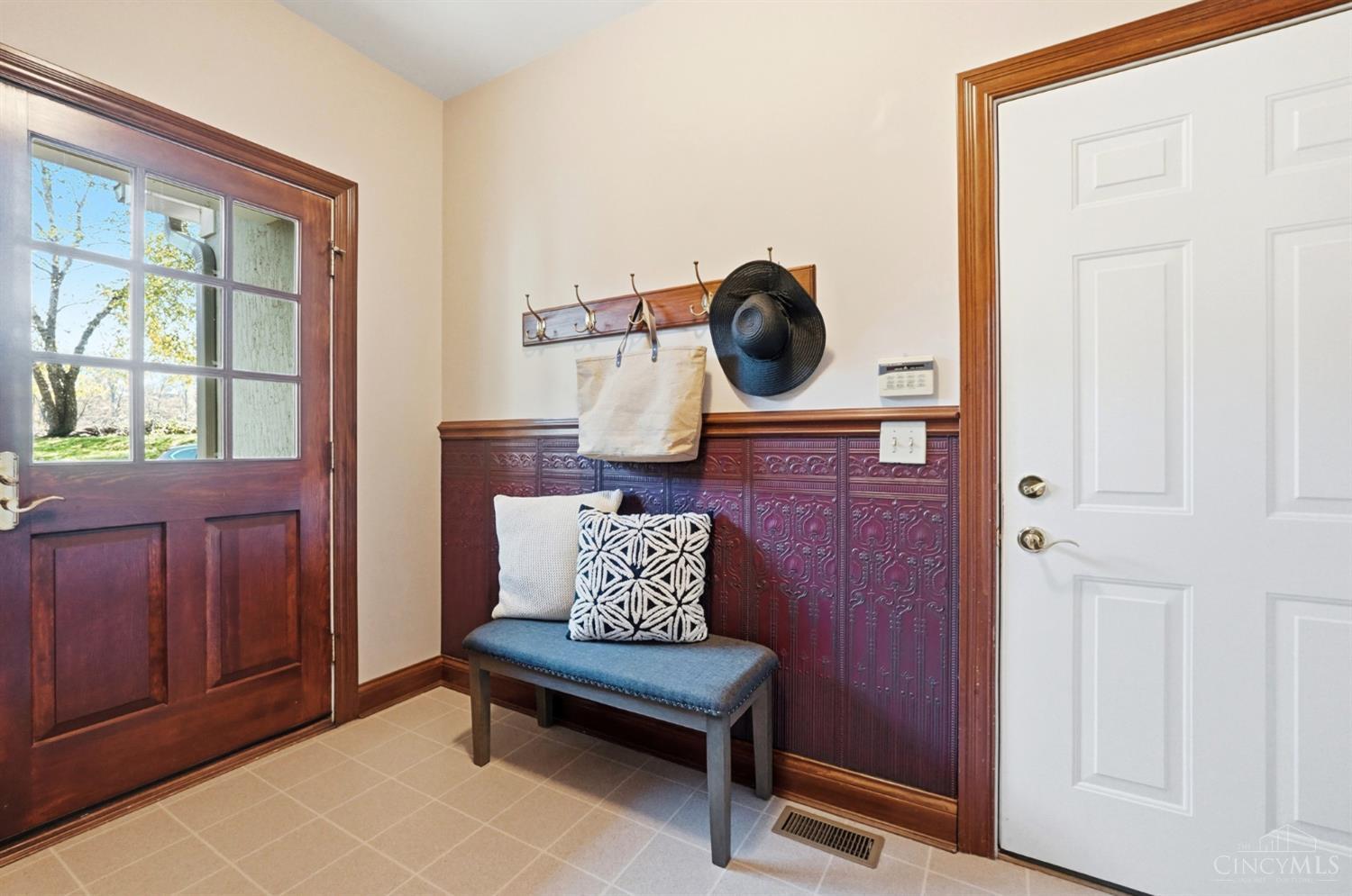 Anderson Twp, Ohio, 45230, United States, 5 Bedrooms Bedrooms, ,6 BathroomsBathrooms,Residential,For Sale,1988245