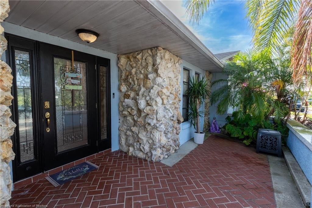 Sebring, Florida, 33872, United States, 3 Bedrooms Bedrooms, ,4 BathroomsBathrooms,Residential,For Sale,2006255