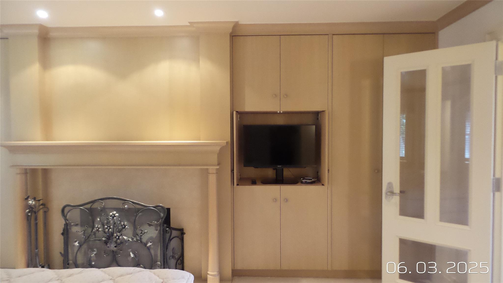 Great Falls, Montana, 59401, United States, 2 Bedrooms Bedrooms, ,4 BathroomsBathrooms,Residential,For Sale,1984477