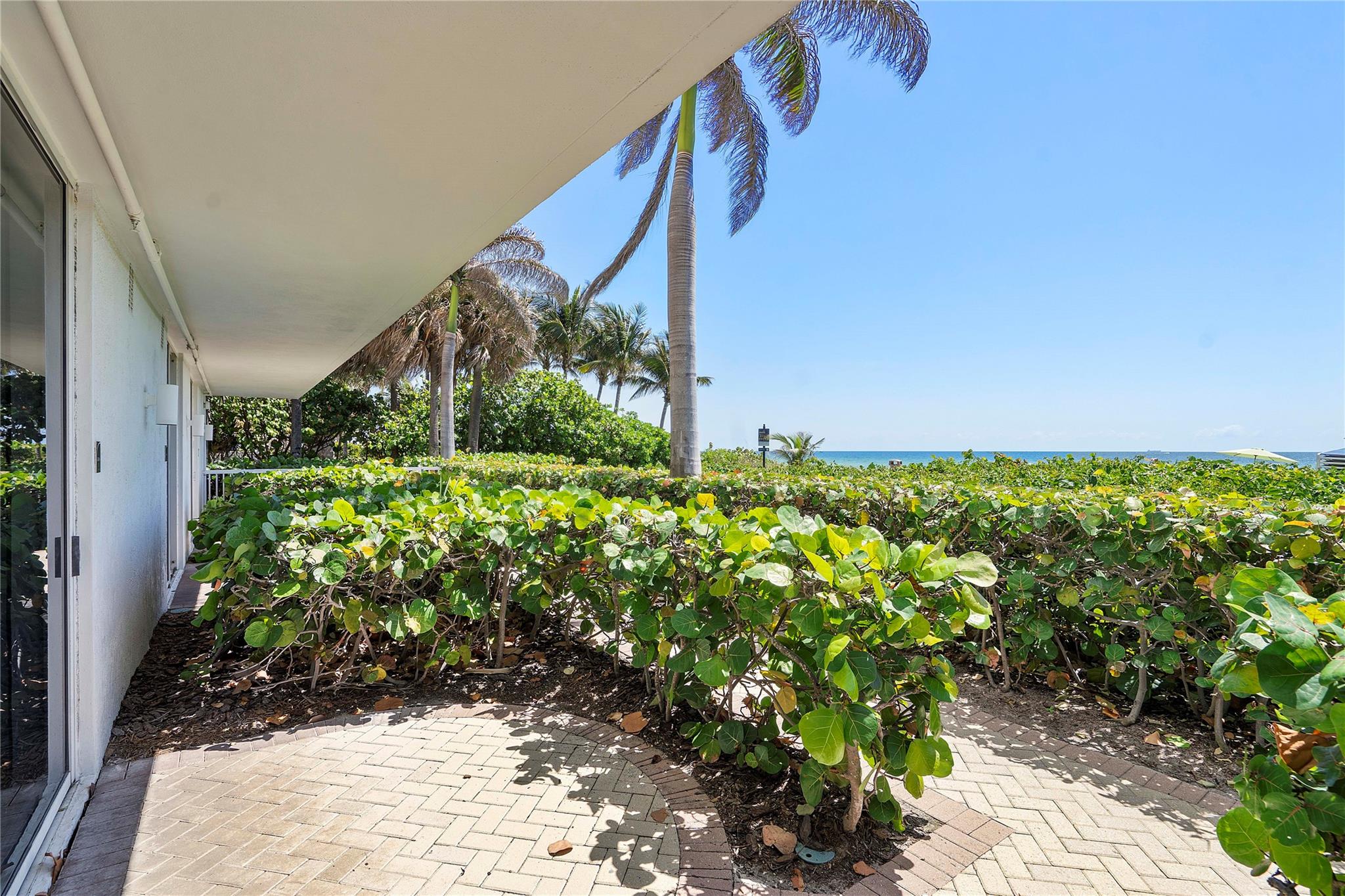 Sunny Isles Beach, Florida, 33160, United States, 3 Bedrooms Bedrooms, ,4 BathroomsBathrooms,Residential,For Sale,1824063