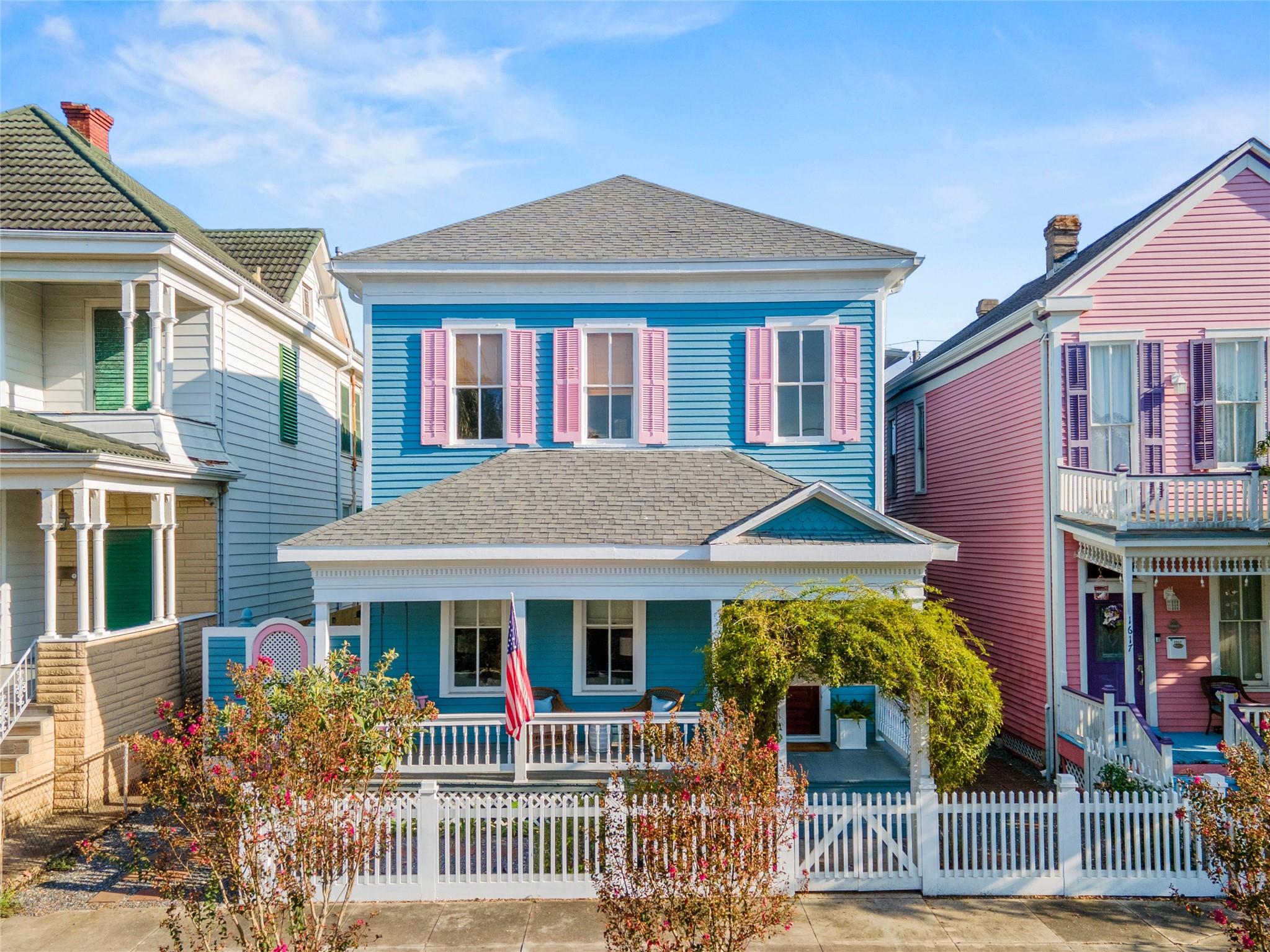 Galveston, Texas, 77550, United States, 4 Bedrooms Bedrooms, ,4 BathroomsBathrooms,Residential,For Sale,1934490
