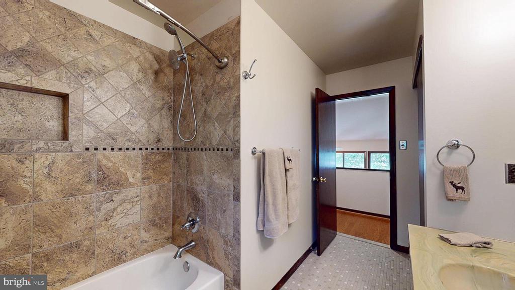 Medford, New Jersey, 08055, United States, 4 Bedrooms Bedrooms, ,4 BathroomsBathrooms,Residential,For Sale,1982582