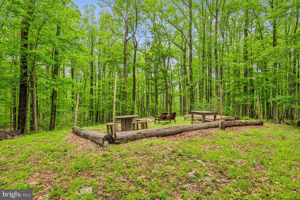 Hillsboro, Virginia, 20132, United States, 2 Bedrooms Bedrooms, ,2 BathroomsBathrooms,Residential,For Sale,1798286