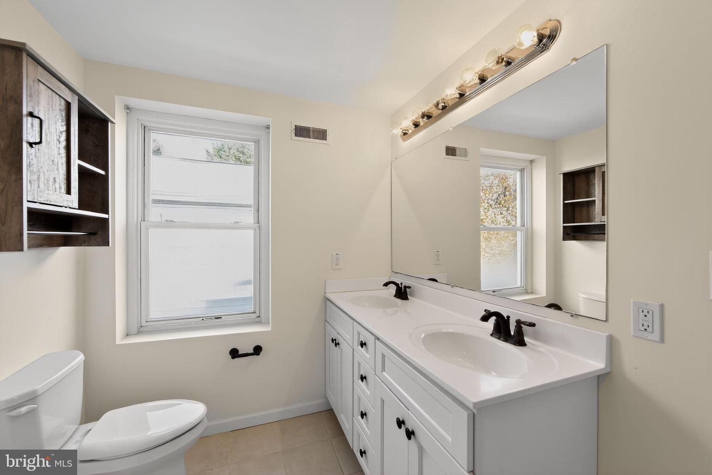 Conshohocken, Pennsylvania, 19428, United States, 3 Bedrooms Bedrooms, ,3 BathroomsBathrooms,Residential,For Sale,1989240