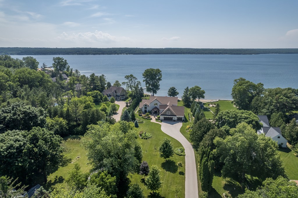 Sturgeon Bay, Wisconsin, 54235, United States, 3 Bedrooms Bedrooms, ,5 BathroomsBathrooms,Residential,For Sale,1941719