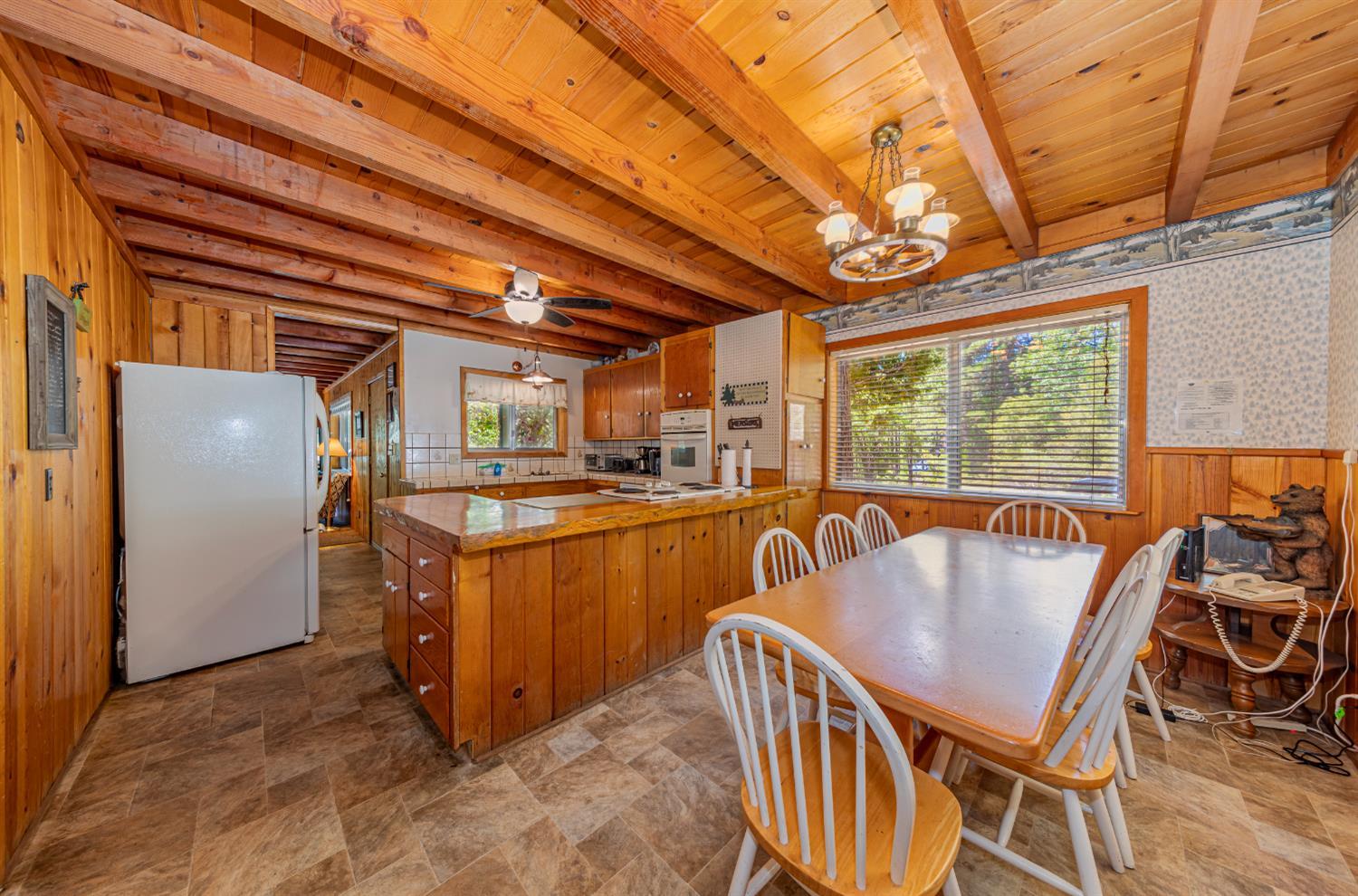 Yosemite, California, 95389, United States, 5 Bedrooms Bedrooms, ,4 BathroomsBathrooms,Residential,For Sale,1975650