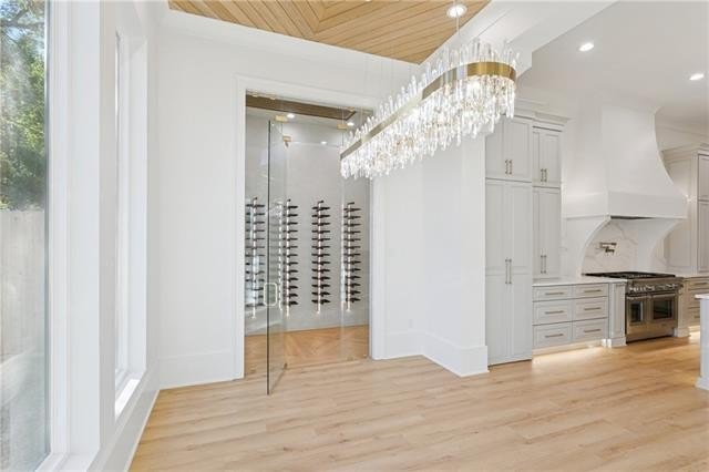 Metairie, Louisiana, 70005, United States, 6 Bedrooms Bedrooms, ,5 BathroomsBathrooms,Residential,For Sale,2010841