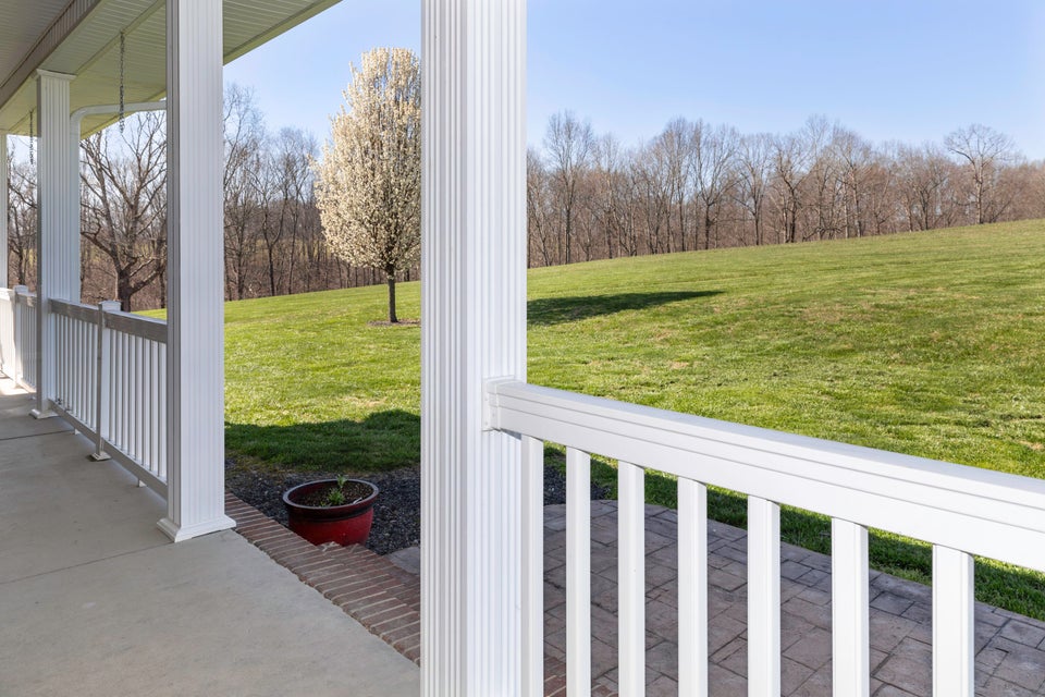 Dunnville, Kentucky, 42528, United States, 6 Bedrooms Bedrooms, ,5 BathroomsBathrooms,Residential,For Sale,1998018