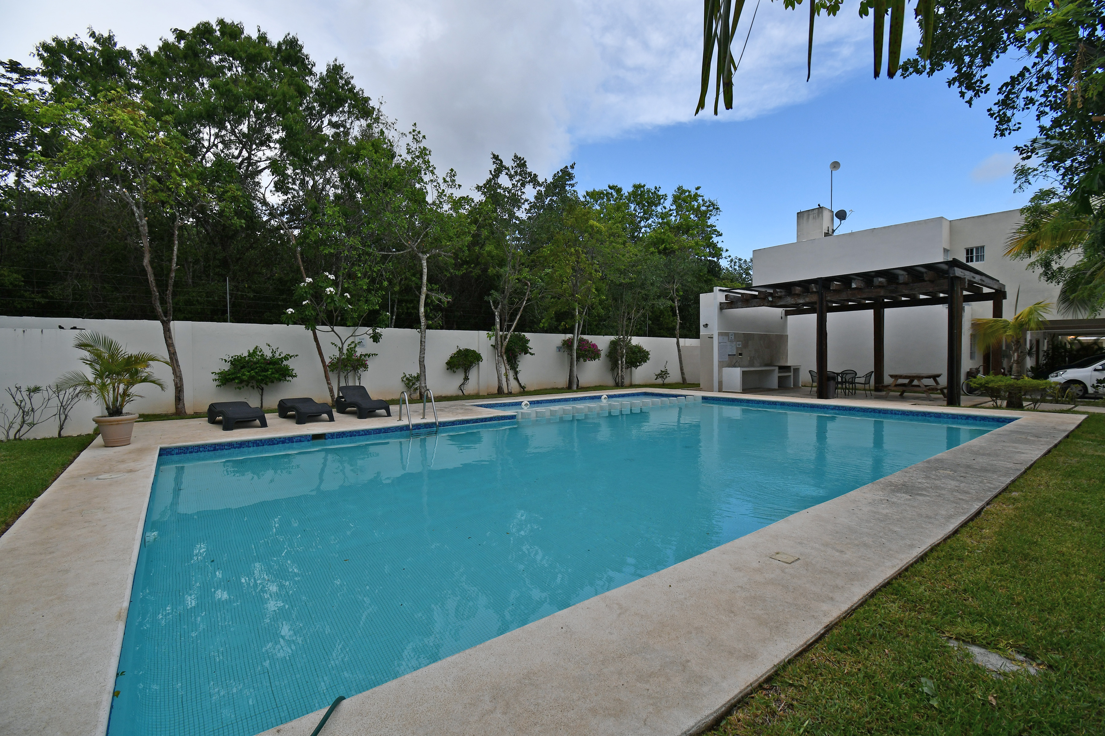  Modern Three-Bedroom Home in Selvanova Coto 3B - 物件實景