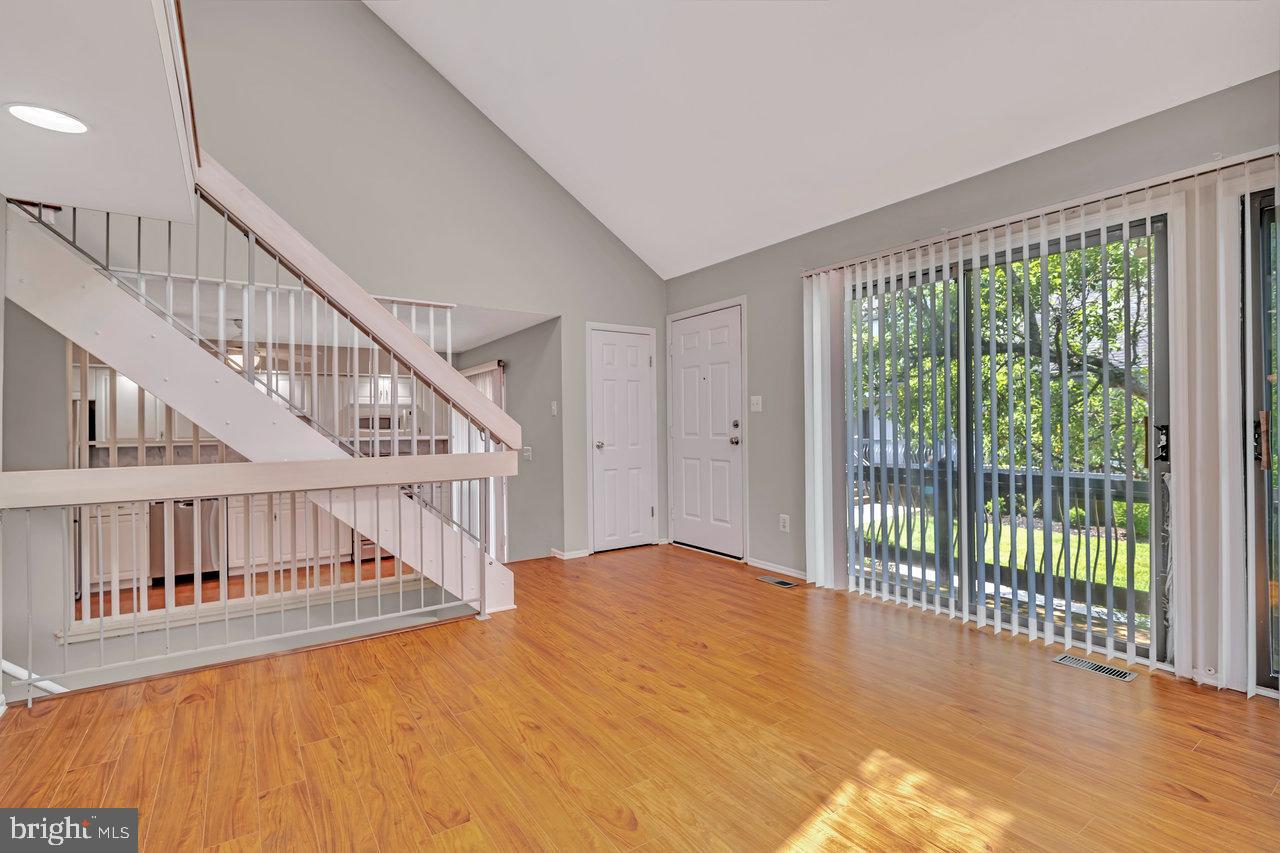 Monmouth Junction, New Jersey, 08852, United States, 2 Bedrooms Bedrooms, ,3 BathroomsBathrooms,Residential,For Sale,1955915