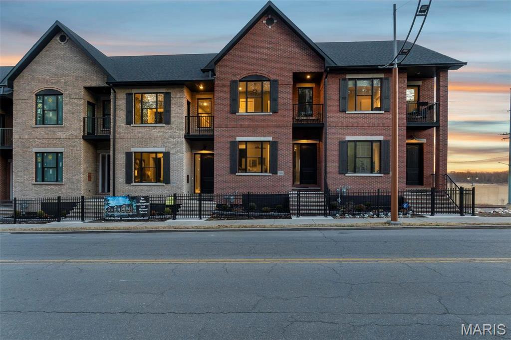 290 N Main Street, Cape Girardeau, Missouri, 63701, United States, 2 Bedrooms Bedrooms, ,5 BathroomsBathrooms,Residential,For Sale,290 N Main Street,1425485