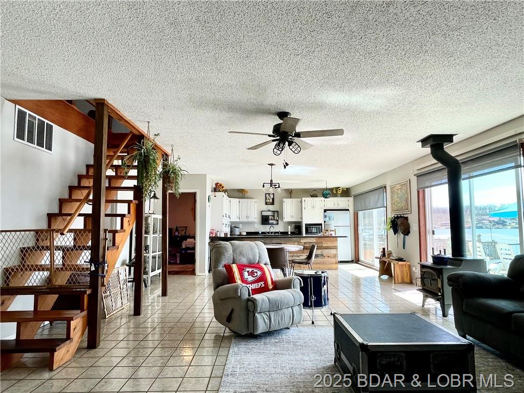 Gravois Mills, Missouri, 65037, United States, 5 Bedrooms Bedrooms, ,4 BathroomsBathrooms,Residential,For Sale,1829995