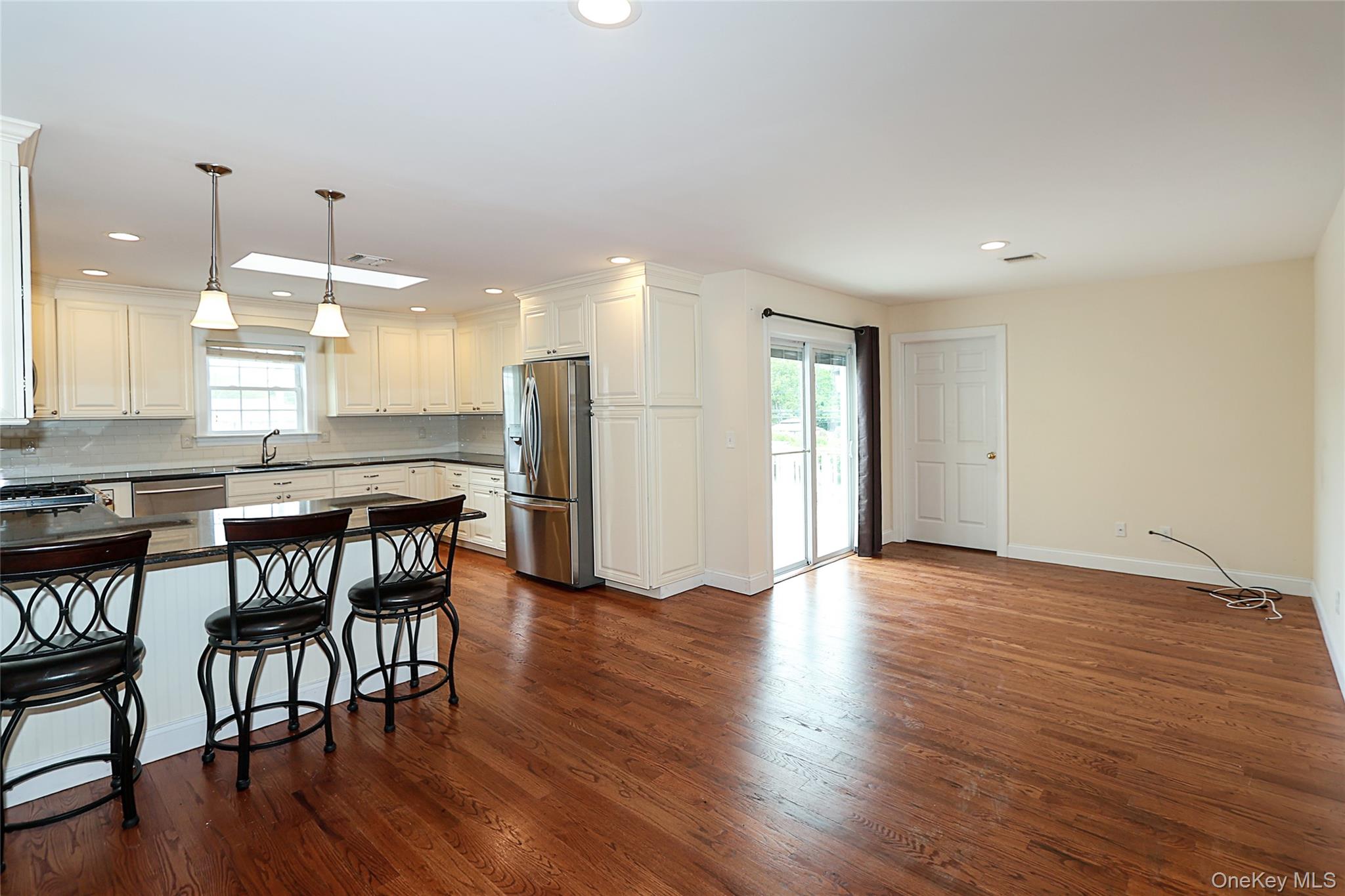  370 Rider Avenue, Patchogue, NY, 11772 - 物件實景