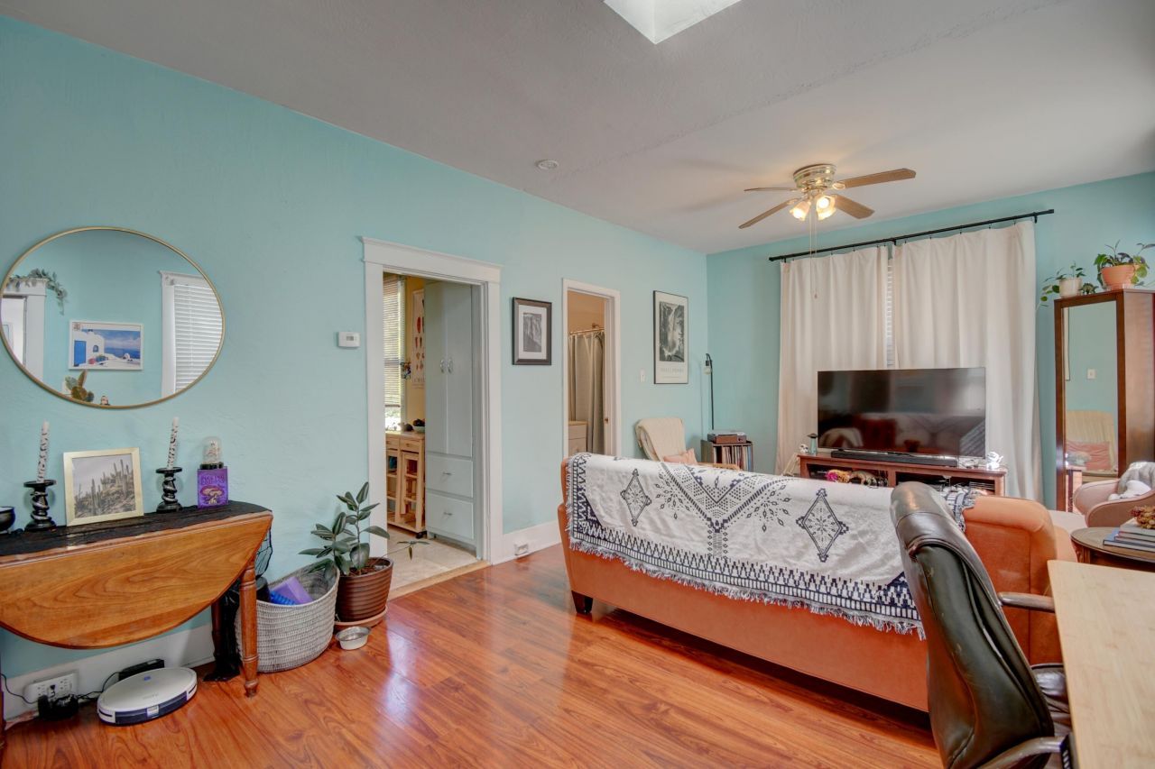 Albuquerque, New Mexico, 87106, United States, 4 Bedrooms Bedrooms, ,3 BathroomsBathrooms,Residential,For Sale,1963751