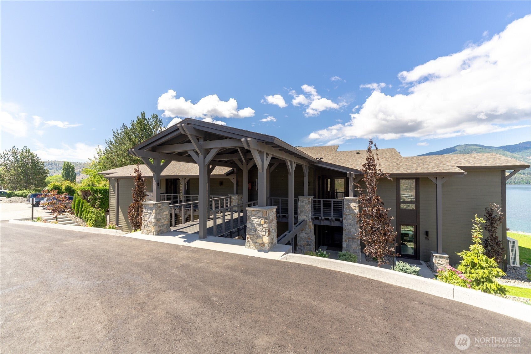Manson, Washington, 98831, United States, 1 Bedroom Bedrooms, ,2 BathroomsBathrooms,Residential,For Sale,1847546