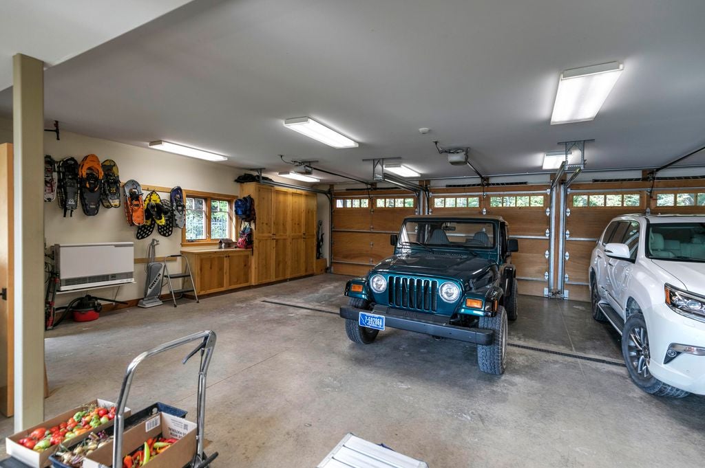 Kila, Montana, 59920, United States, 6 Bedrooms Bedrooms, ,6 BathroomsBathrooms,Residential,For Sale,2003008