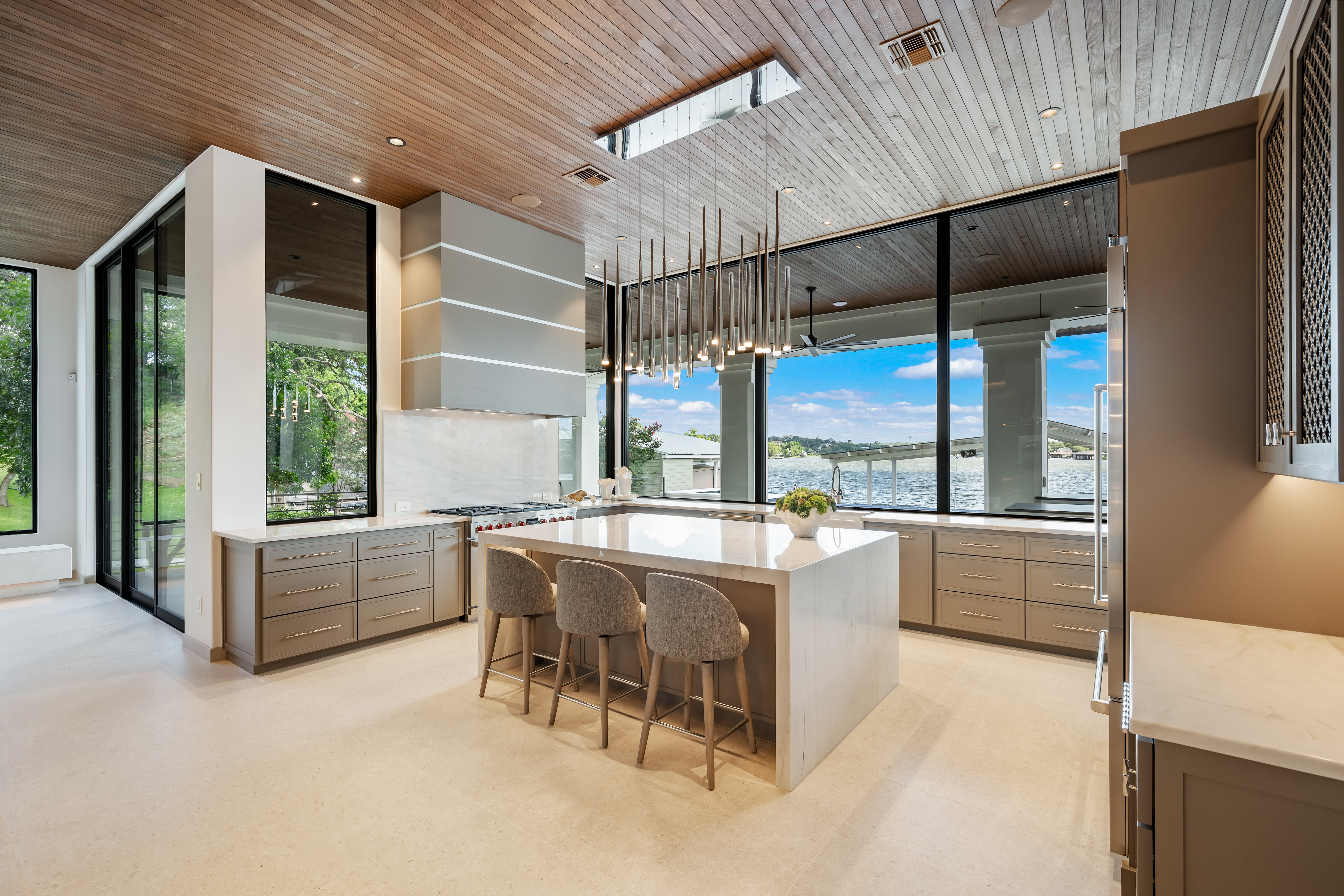  Architectural Lakefront Masterpiece on Skyline Drive by Paul Allen Custom Homes - 物件實景