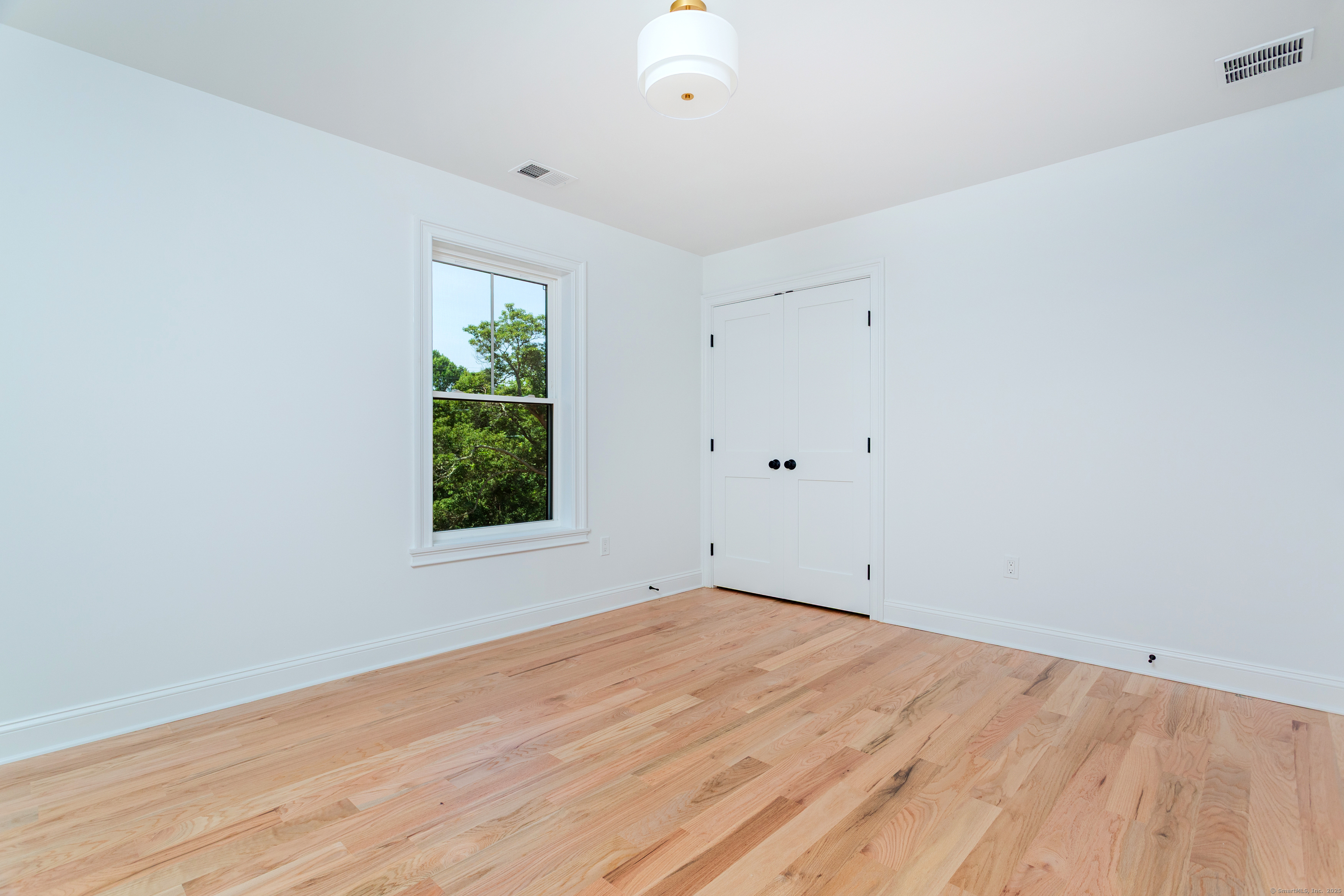 Stratford, Connecticut, 06614, United States, 4 Bedrooms Bedrooms, ,3 BathroomsBathrooms,Residential,For Sale,1906803