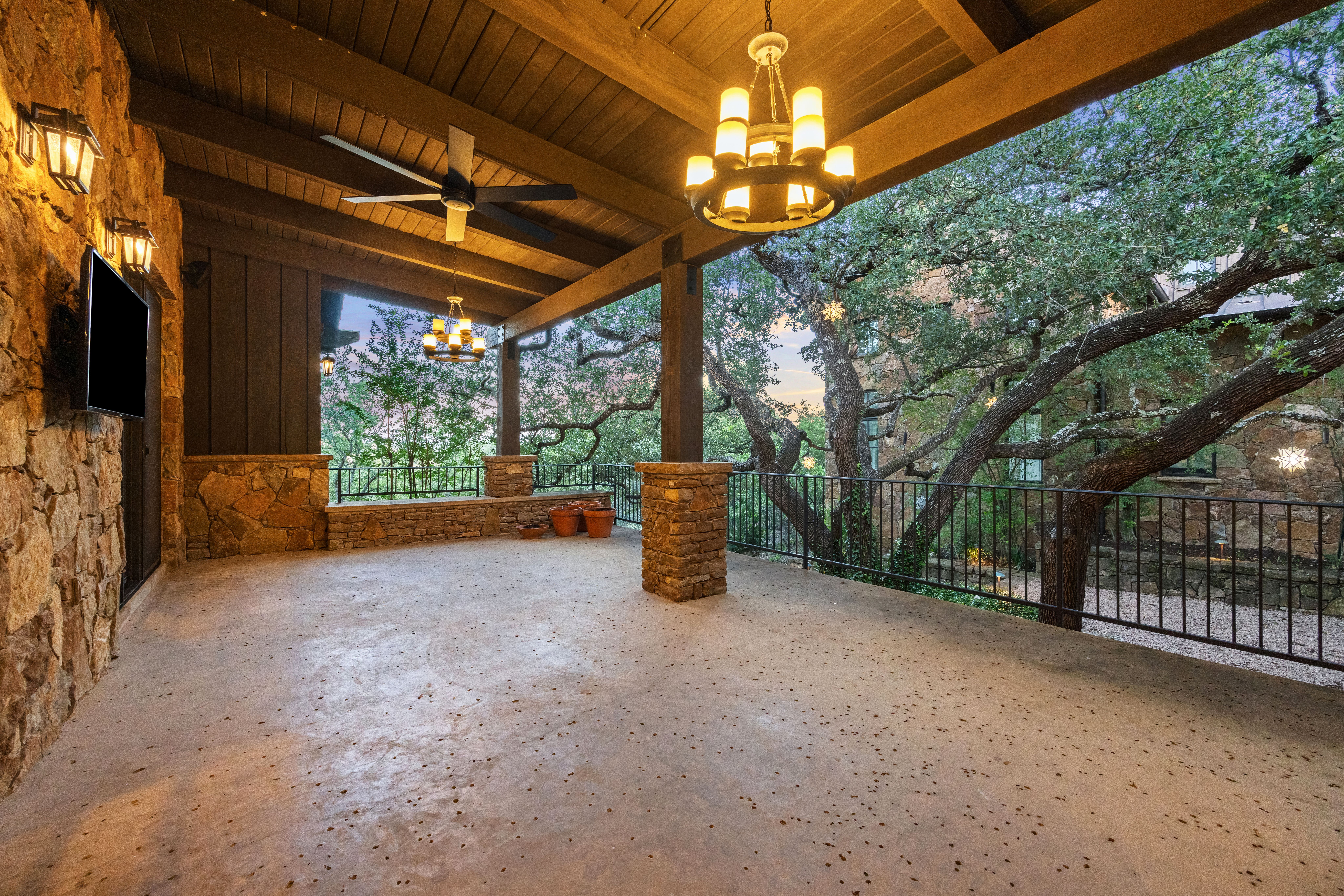  A Hidden Gem in Spanish Oaks—Peaceful, Private, and Beautifully Timeless - 物件實景