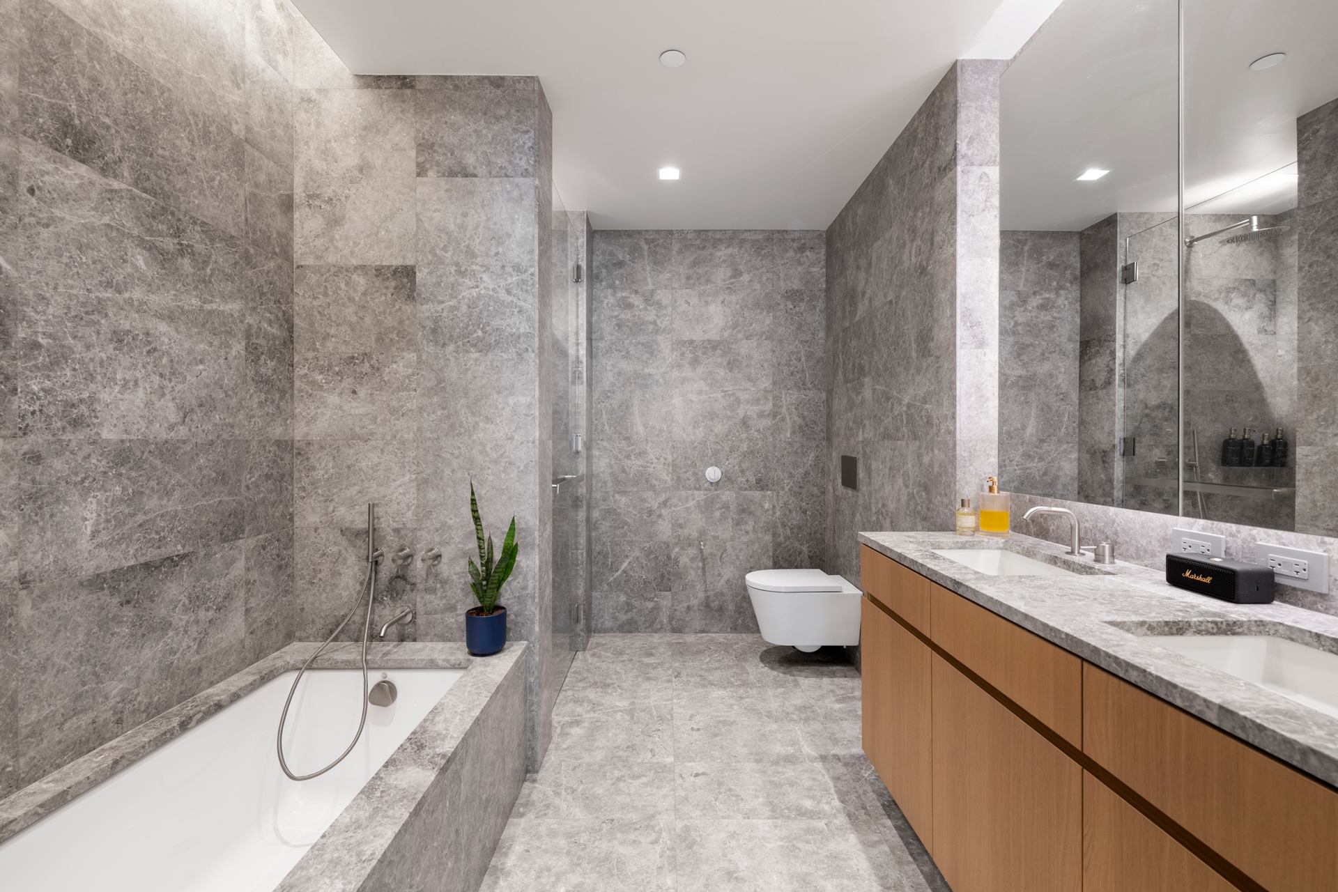  611 West 56th Street - 物件實景