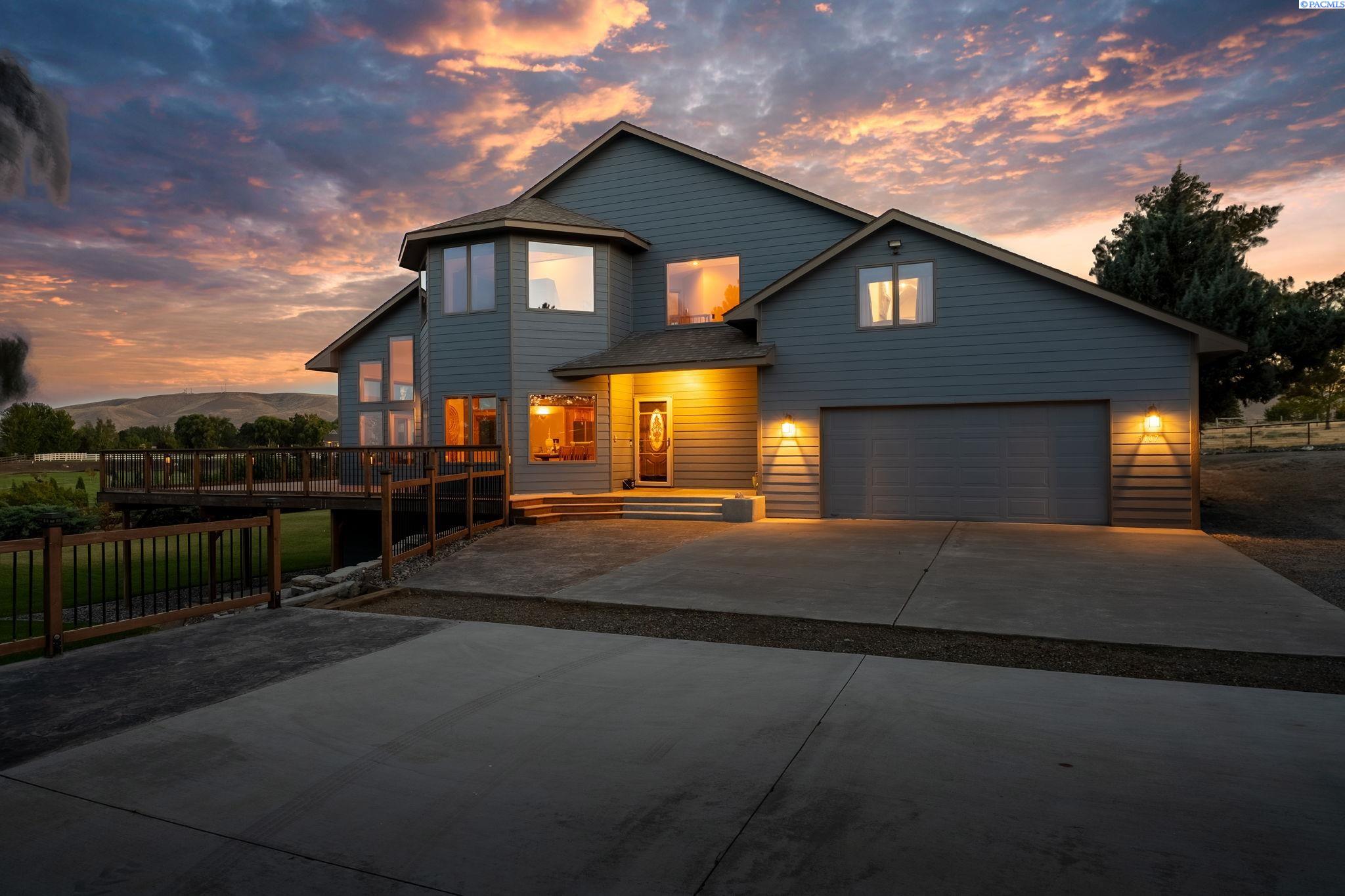West Richland, Washington, 99353, United States, 5 Bedrooms Bedrooms, ,3 BathroomsBathrooms,Residential,For Sale,1906859