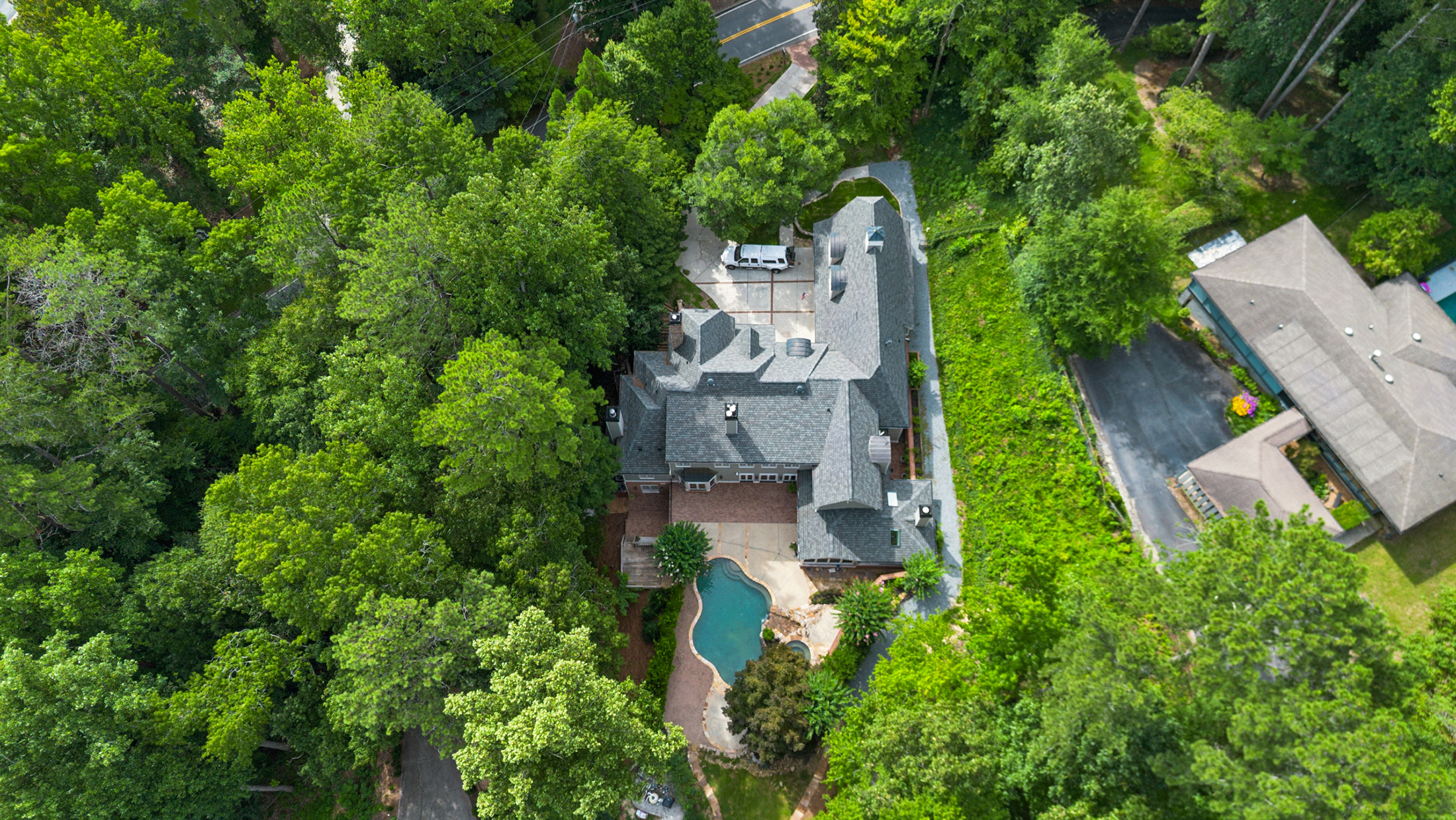  Timeless Design, Privacy, and Exceptional Outdoor Living in Sandy Springs - 物件實景