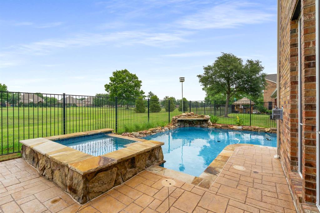 Rowlett, Texas, 75089, United States, 4 Bedrooms Bedrooms, ,4 BathroomsBathrooms,Residential,For Sale,1826622