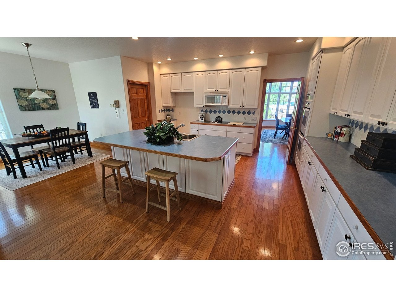 Fort Morgan, Colorado, 80701, United States, 5 Bedrooms Bedrooms, ,3 BathroomsBathrooms,Residential,For Sale,1983878