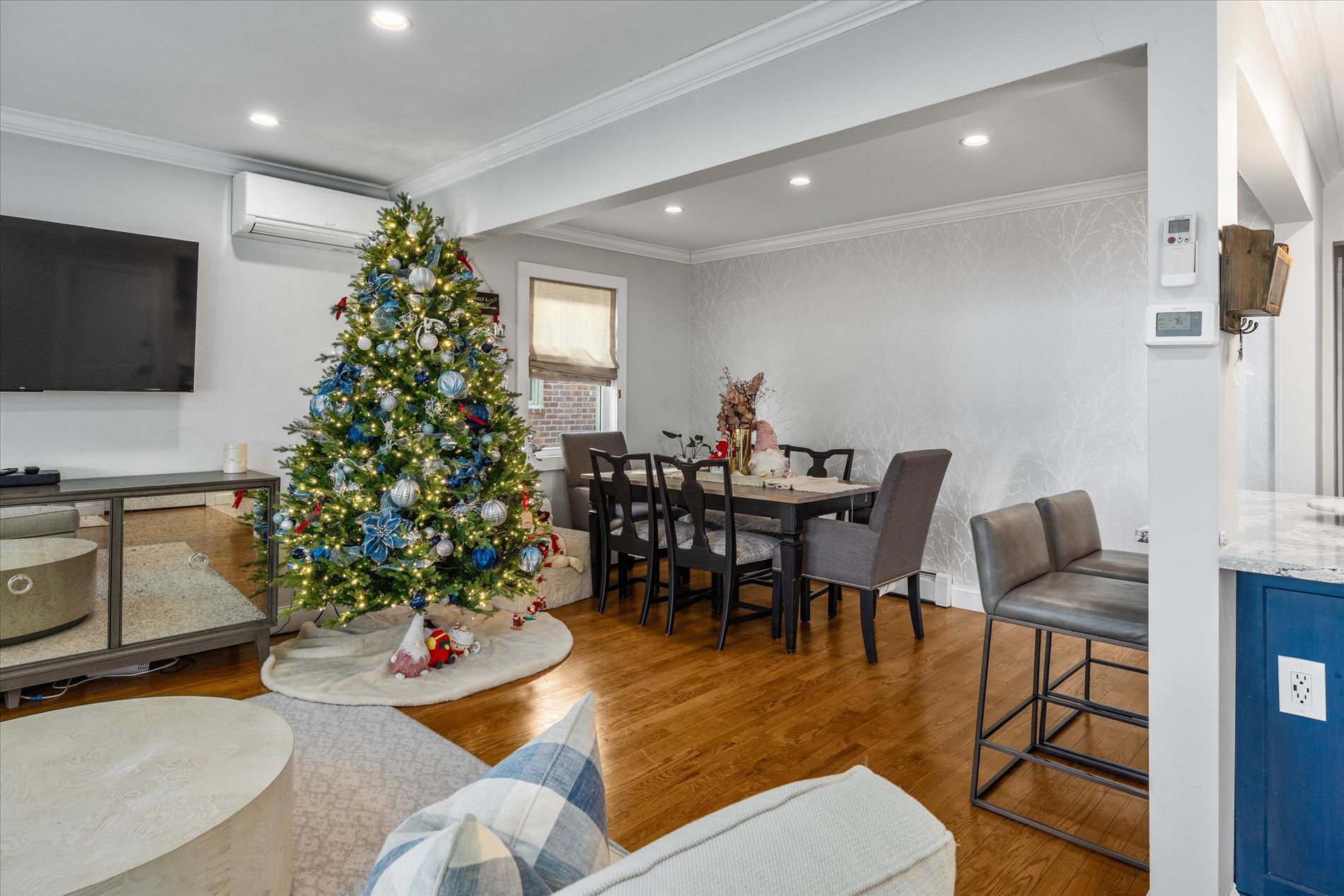 Howard Beach, New York, 11414, United States, 6 Bedrooms Bedrooms, ,2 BathroomsBathrooms,Residential,For Sale,2005661