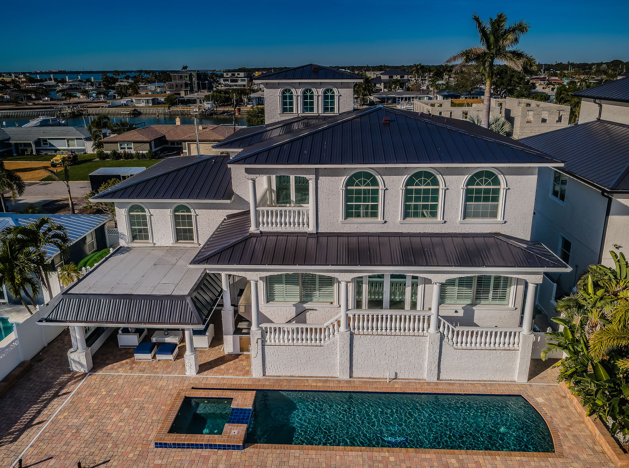 St Petersburg, Florida, 33707, United States, 4 Bedrooms Bedrooms, ,3 BathroomsBathrooms,Residential,For Sale,1992370