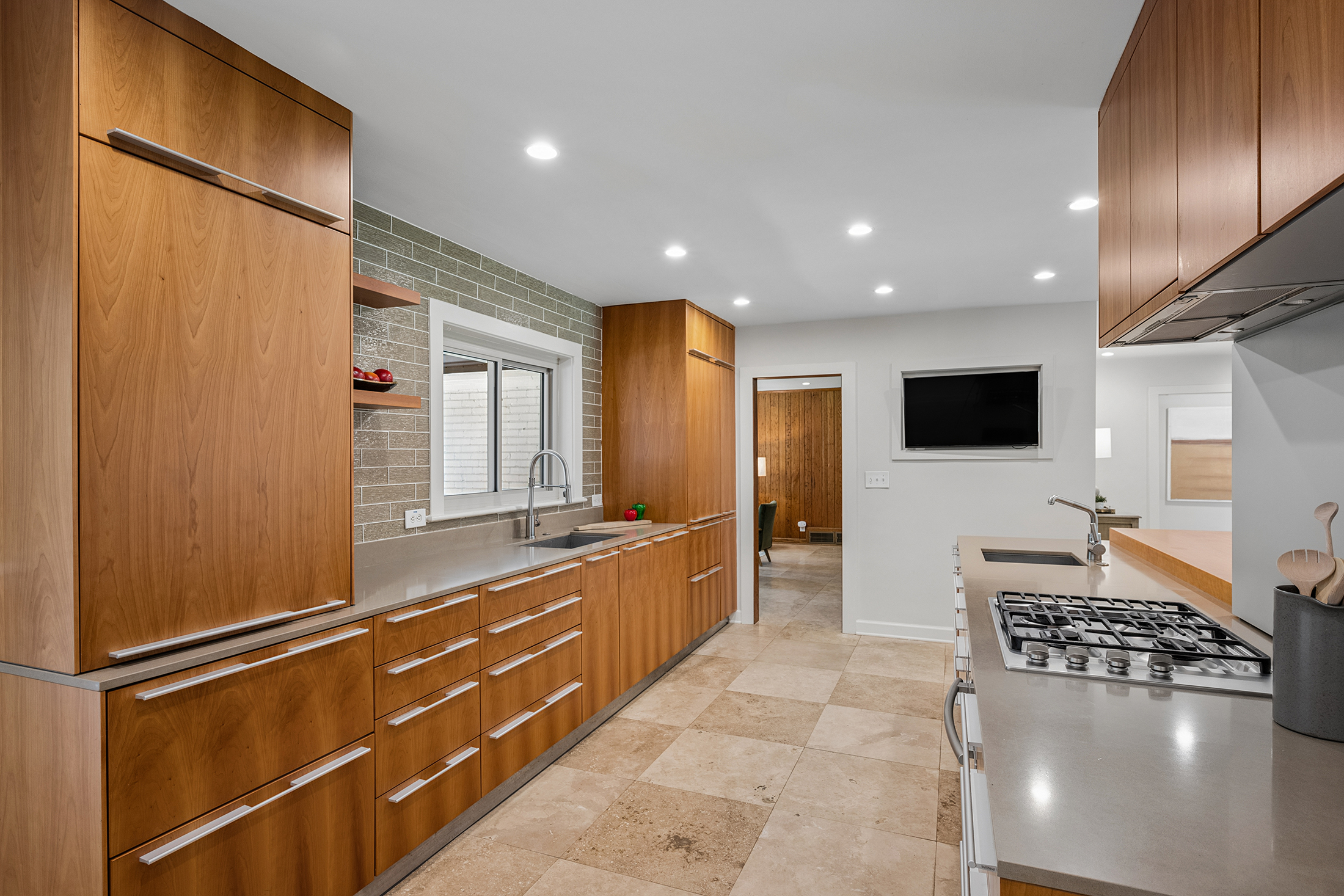  Thoughtfully Renovated Mid-Century Modern in Morningside - 物件實景