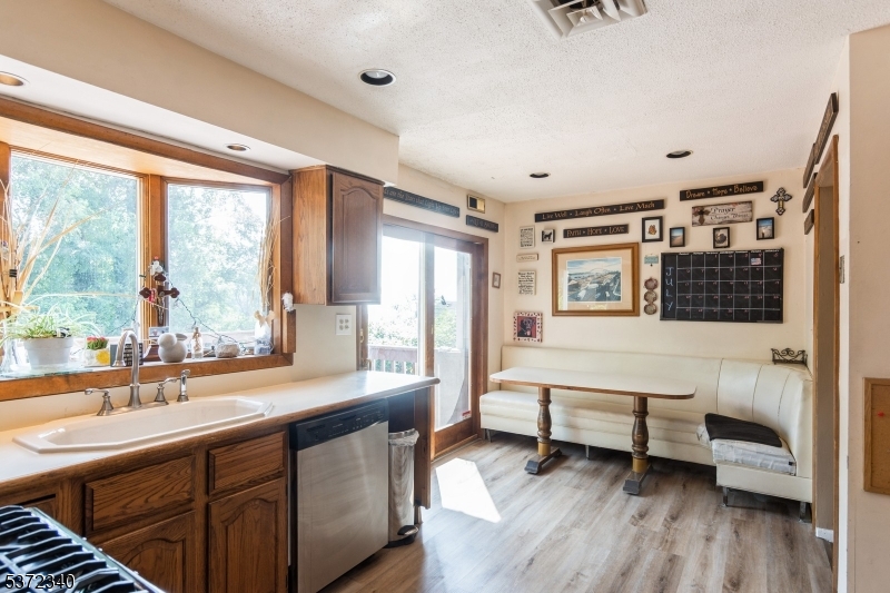 Mountainside Boro, New Jersey, 07092, United States, 5 Bedrooms Bedrooms, ,3 BathroomsBathrooms,Residential,For Sale,1901870