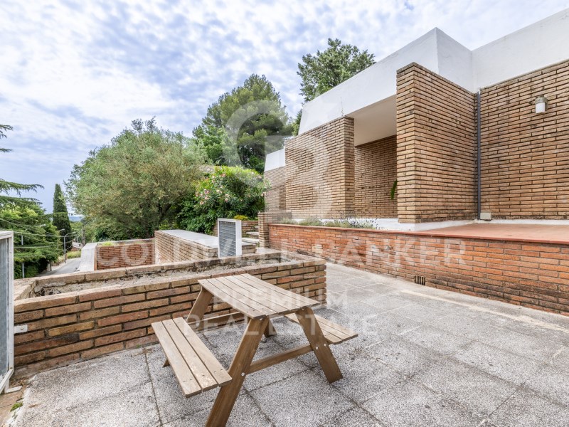Cerdanyola del Vallès, Catalonia, ES, 4 Bedrooms Bedrooms, ,3 BathroomsBathrooms,Residential,For Sale,1856744