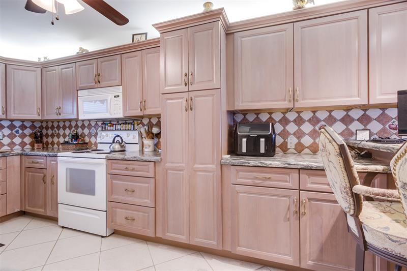 Pompano Beach, Florida, 33062, United States, 2 Bedrooms Bedrooms, ,2 BathroomsBathrooms,Residential,For Sale,1991979