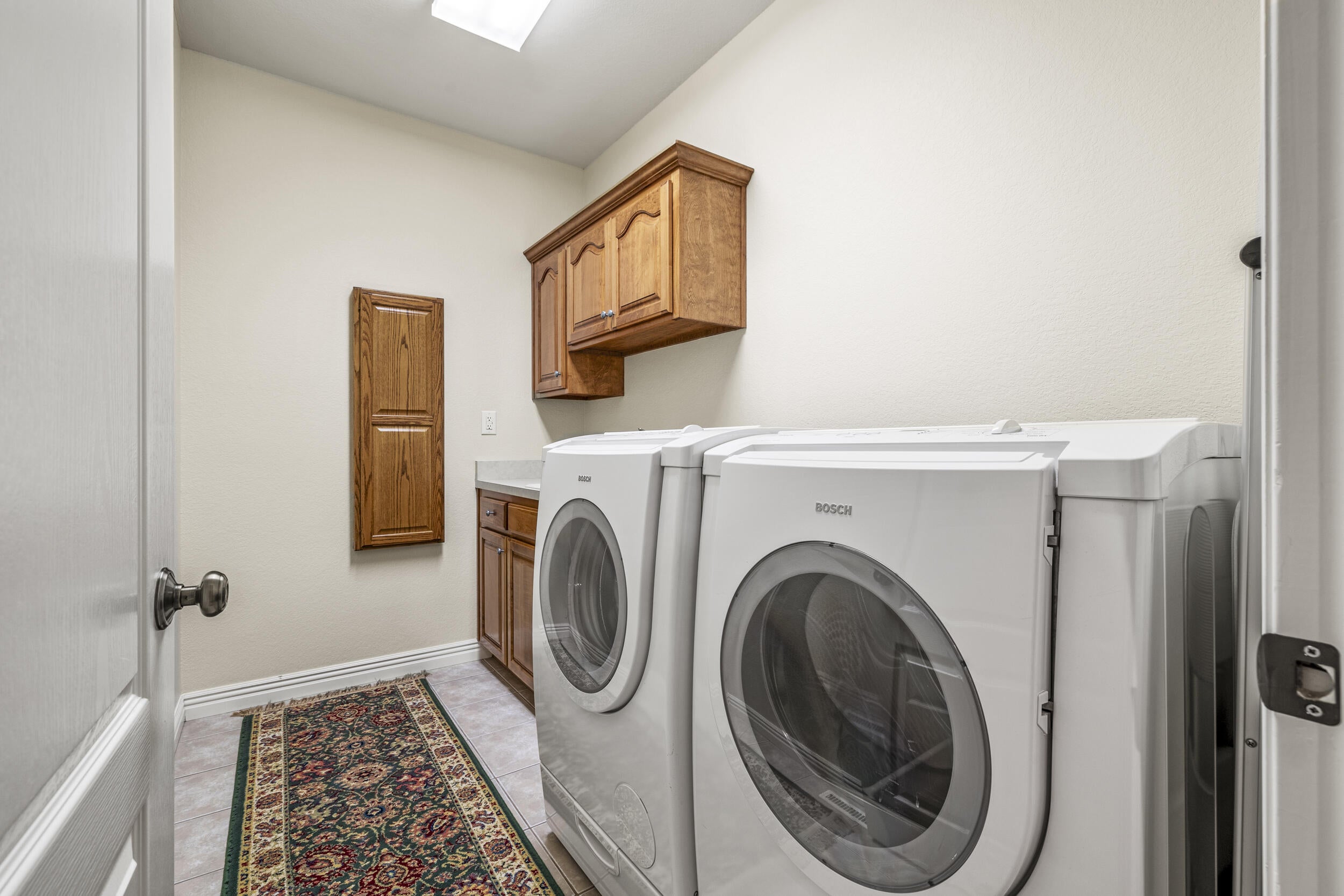 Kimberling City, Missouri, 65686, United States, 5 Bedrooms Bedrooms, ,4 BathroomsBathrooms,Residential,For Sale,1883483