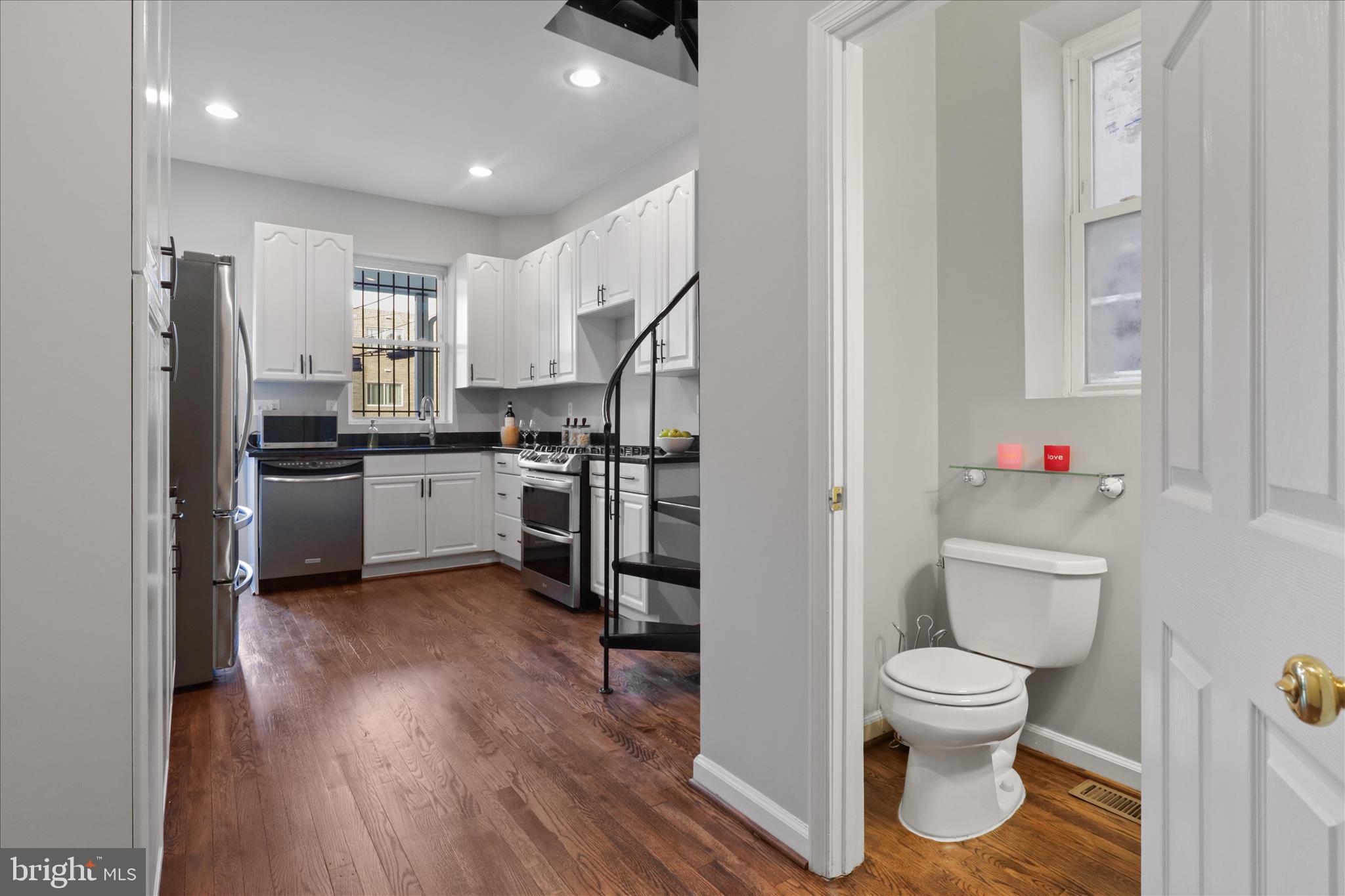 Washington, District of Columbia, 20009, United States, 4 Bedrooms Bedrooms, ,4 BathroomsBathrooms,Residential,For Sale,1986084