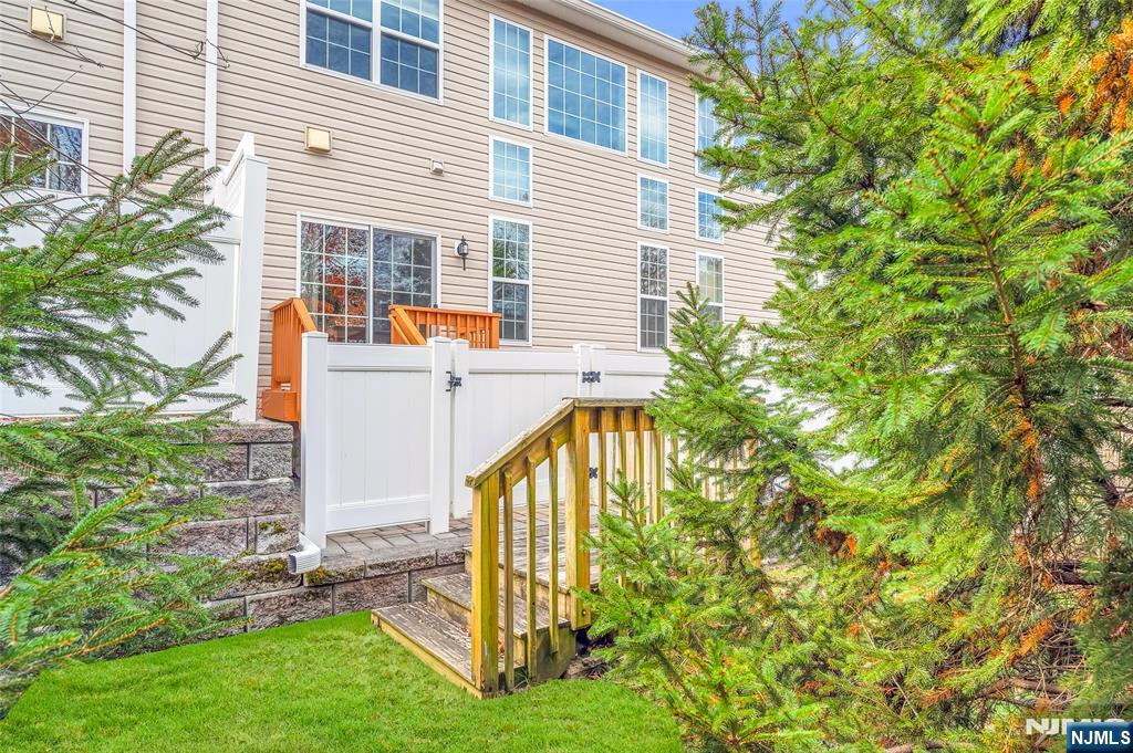 North Brunswick, New Jersey, 08902, United States, 3 Bedrooms Bedrooms, ,4 BathroomsBathrooms,Residential,For Sale,1987579