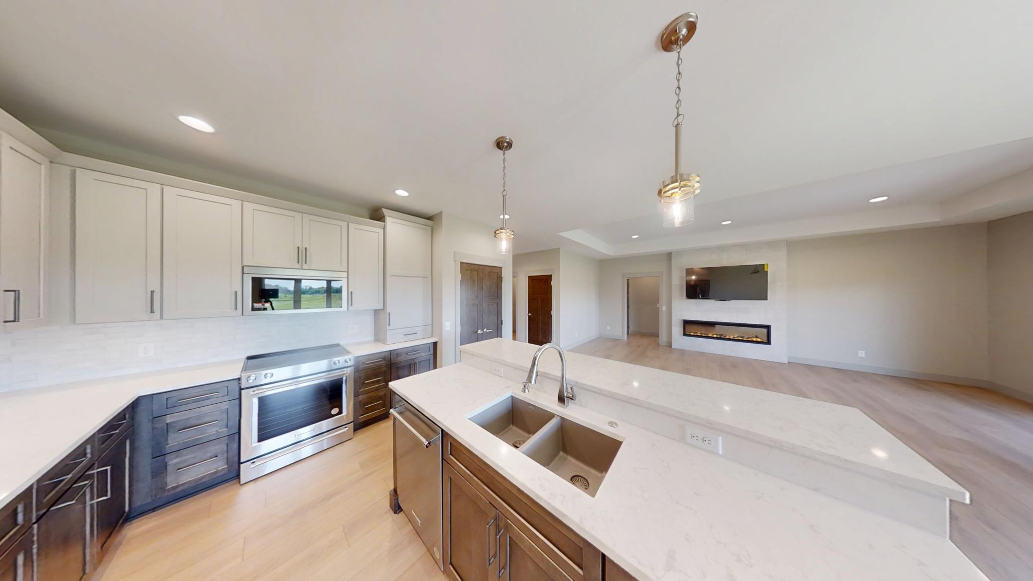 Albert Lea, Minnesota, 56007, United States, 4 Bedrooms Bedrooms, ,2 BathroomsBathrooms,Residential,For Sale,1978307