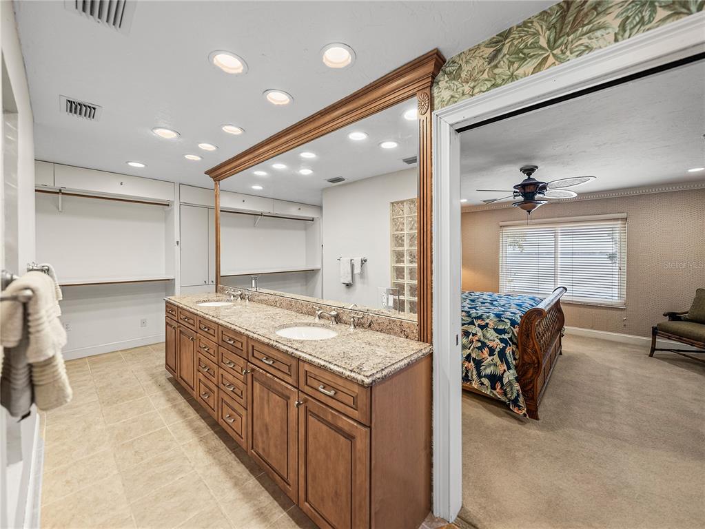 Winter Haven, Florida, 33884, United States, 3 Bedrooms Bedrooms, ,4 BathroomsBathrooms,Residential,For Sale,1895737