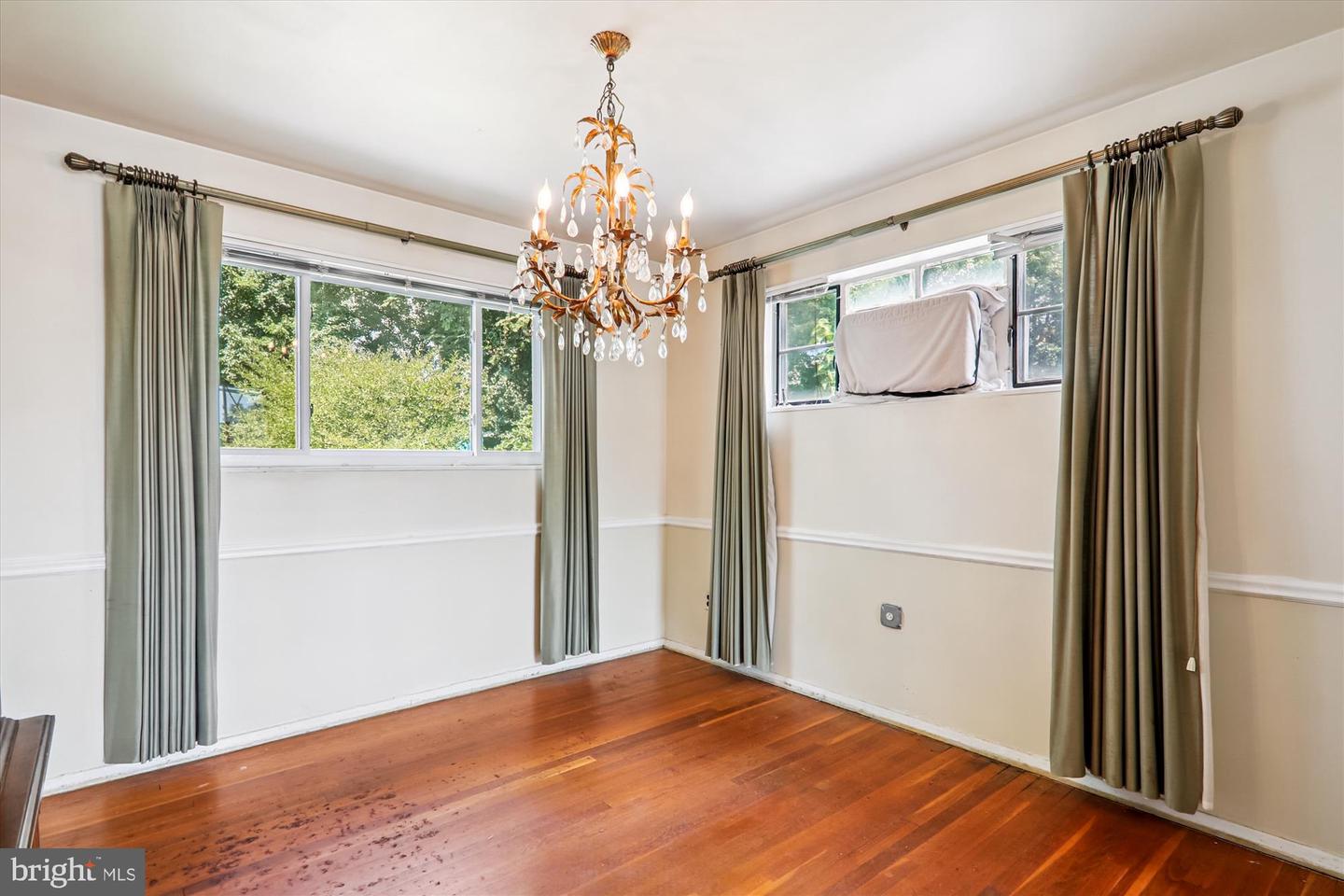 Silver Spring, Maryland, 20903, United States, 4 Bedrooms Bedrooms, ,2 BathroomsBathrooms,Residential,For Sale,1919736