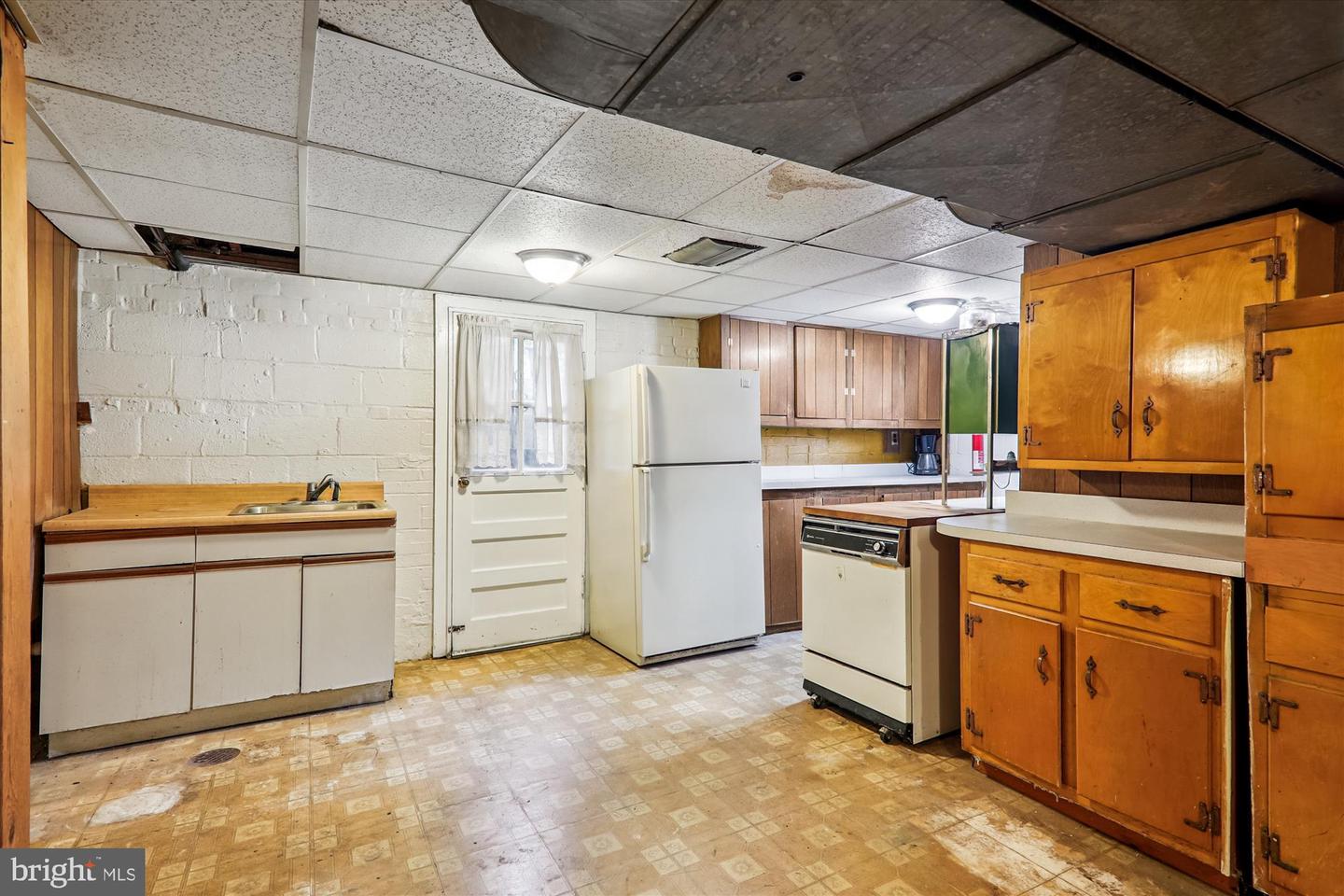 Silver Spring, Maryland, 20903, United States, 4 Bedrooms Bedrooms, ,2 BathroomsBathrooms,Residential,For Sale,1919736