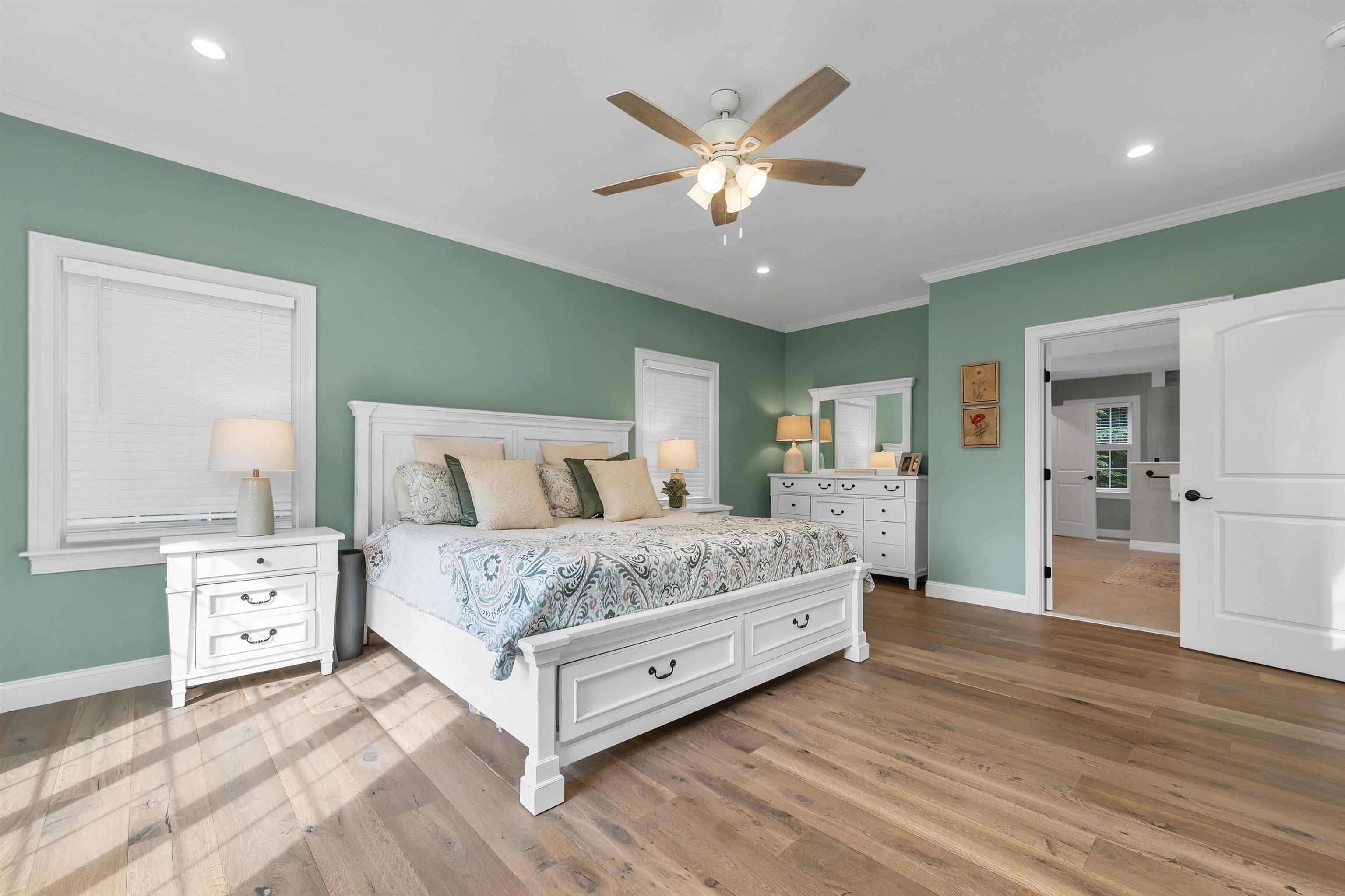 Meredith, New Hampshire, 03253, United States, 6 Bedrooms Bedrooms, ,4 BathroomsBathrooms,Residential,For Sale,1828401
