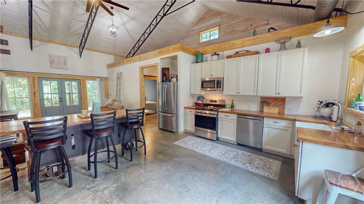 Pembroke, Georgia, 31321, United States, 2 Bedrooms Bedrooms, ,2 BathroomsBathrooms,Residential,For Sale,1981842