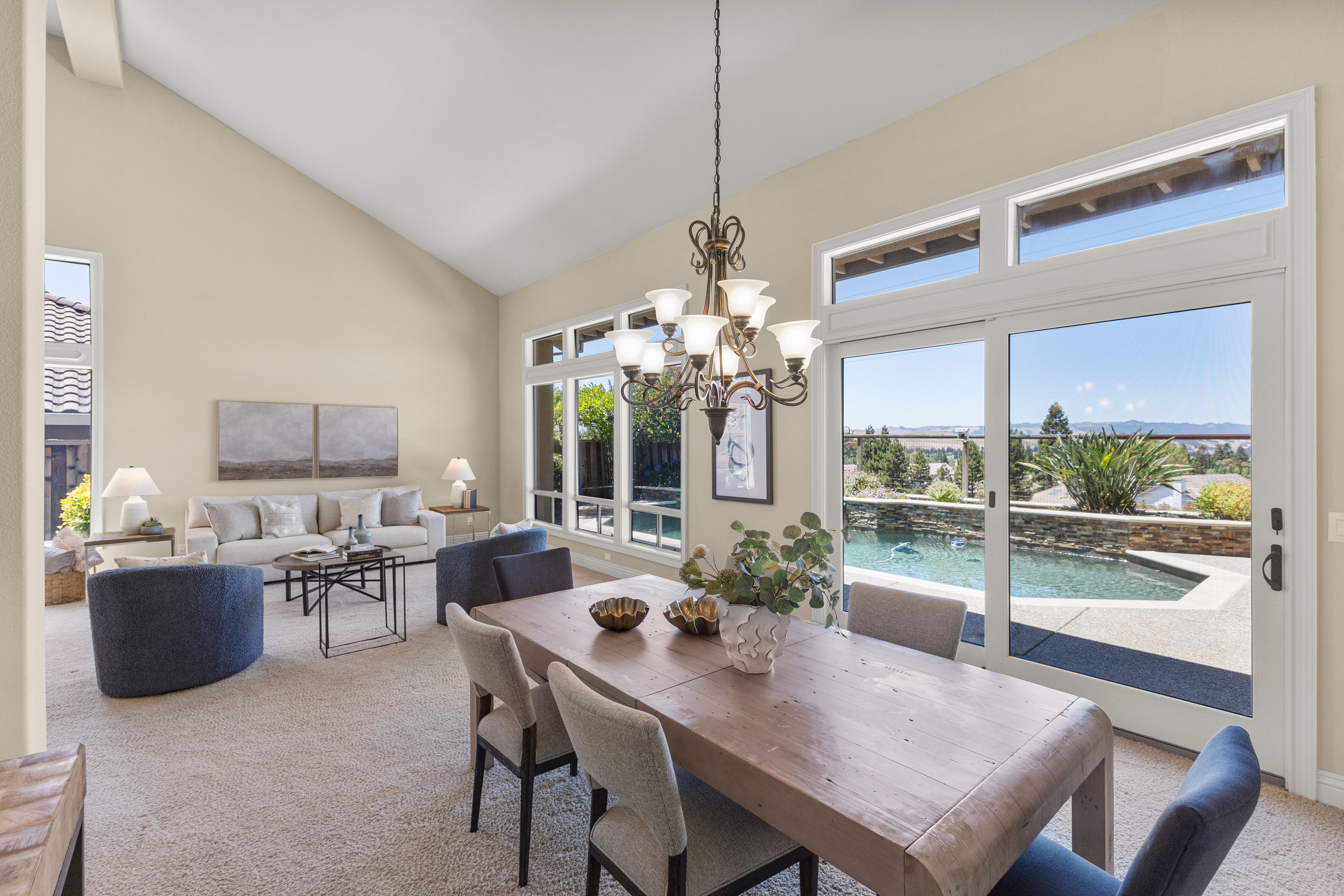  Award-Winning Curb Appeal with Spectacular Sunset Views - 物件實景
