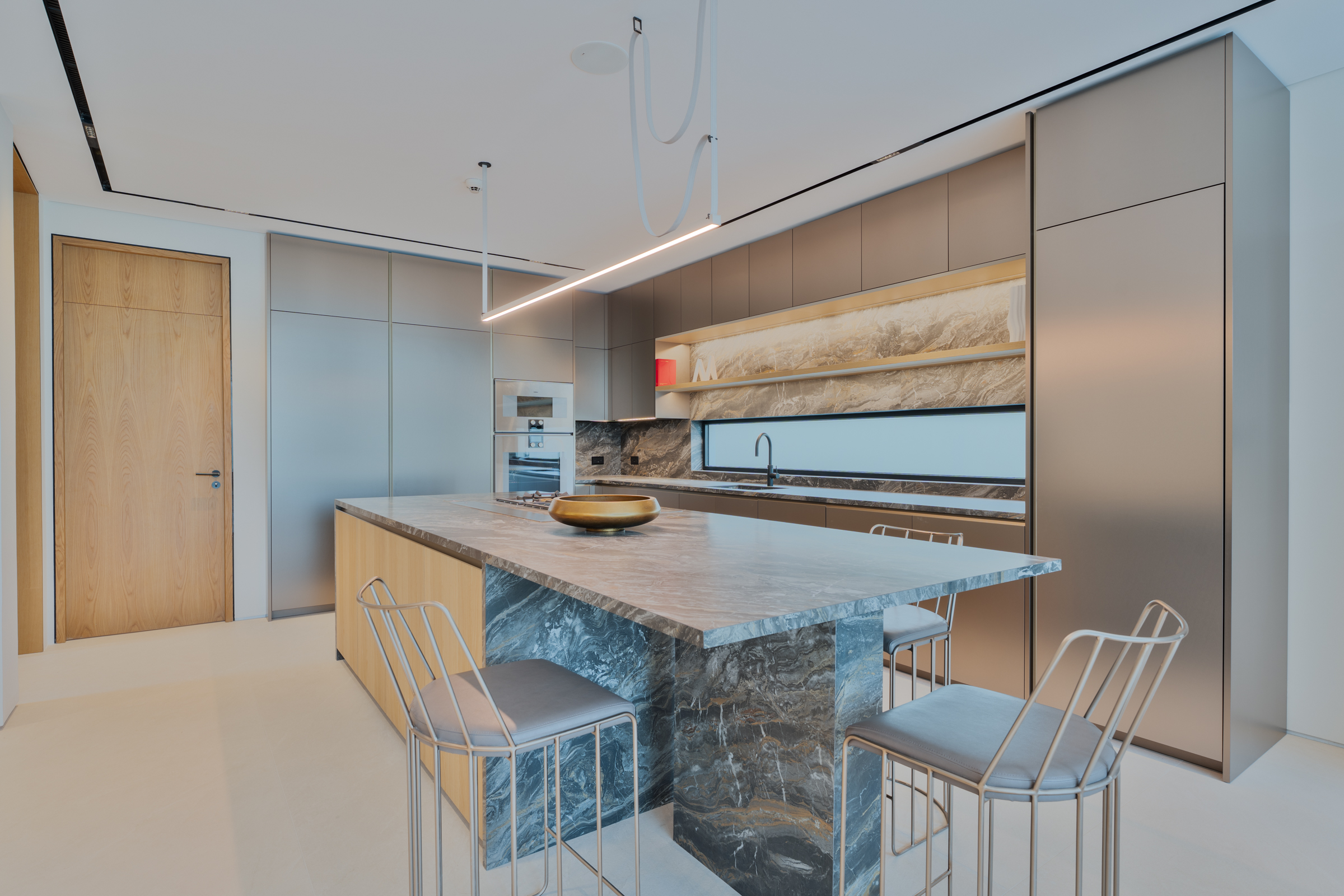  Refined Ready-to-Move Villa With Lake Views in JGE - 物件實景