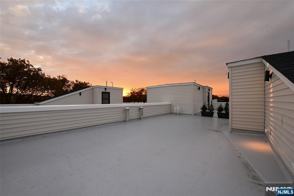 Jersey City, New Jersey, 07306, United States, 2 Bedrooms Bedrooms, ,2 BathroomsBathrooms,Residential,For Sale,1988050