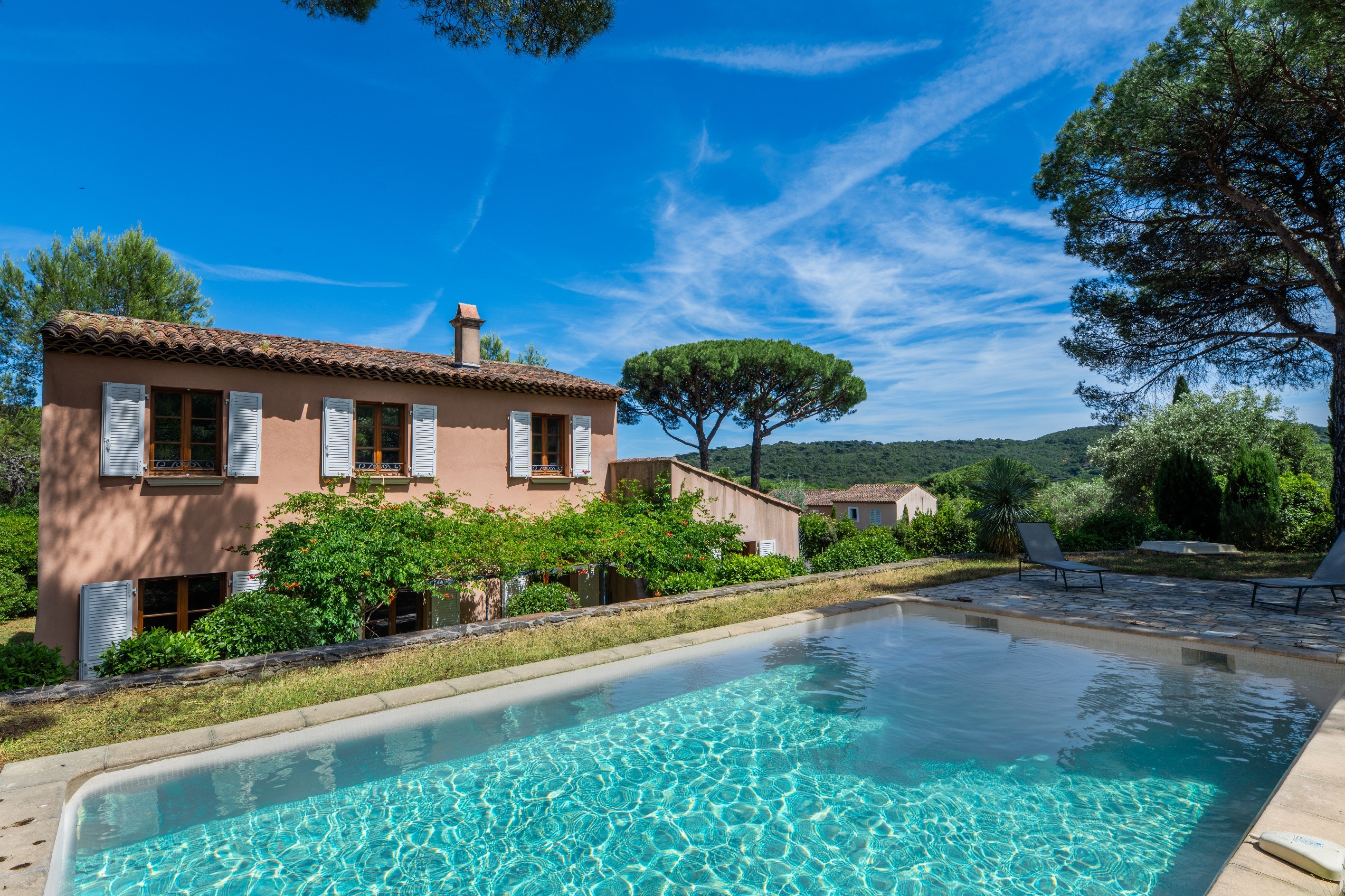  Provençal villa with pool in private estate near Saint-Tropez and Pampelonne be… - 物件實景