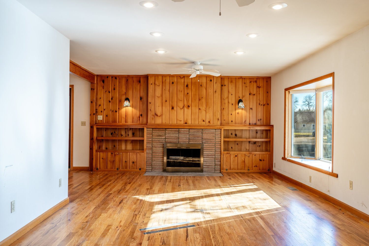 Sheridan, Wyoming, 82801, United States, 4 Bedrooms Bedrooms, ,2 BathroomsBathrooms,Residential,For Sale,1987057