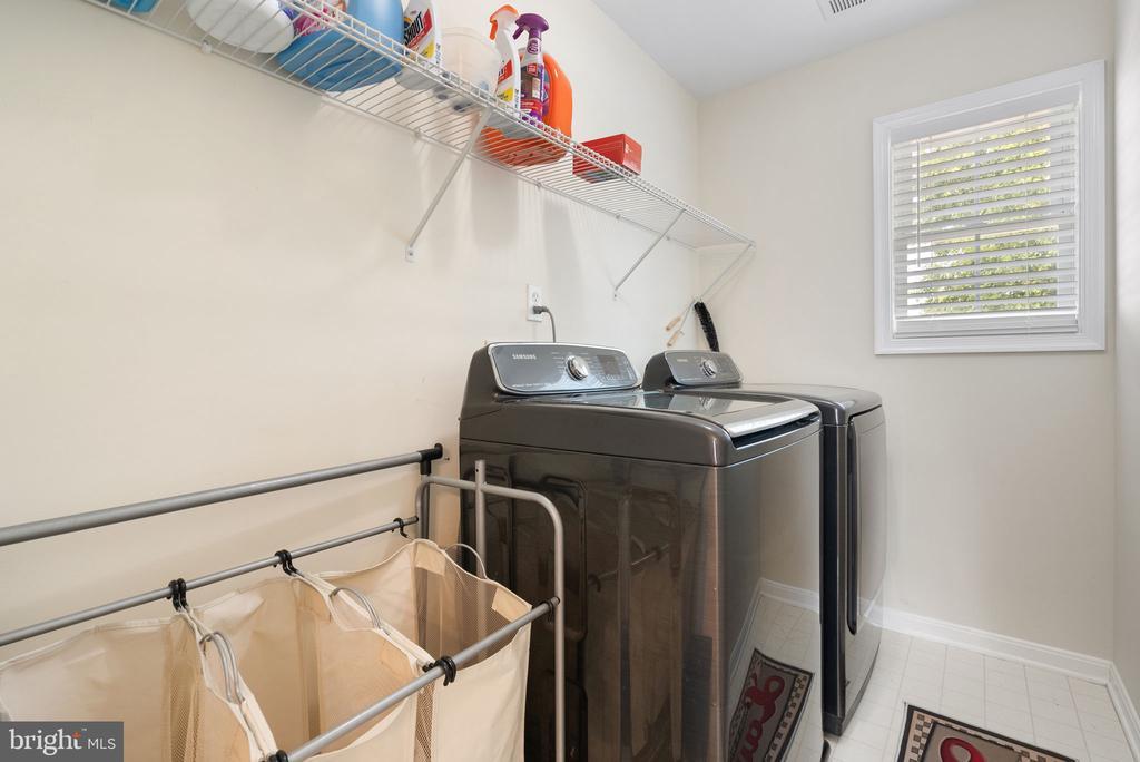 Winchester, Virginia, 22601, United States, 3 Bedrooms Bedrooms, ,3 BathroomsBathrooms,Residential,For Sale,1906316