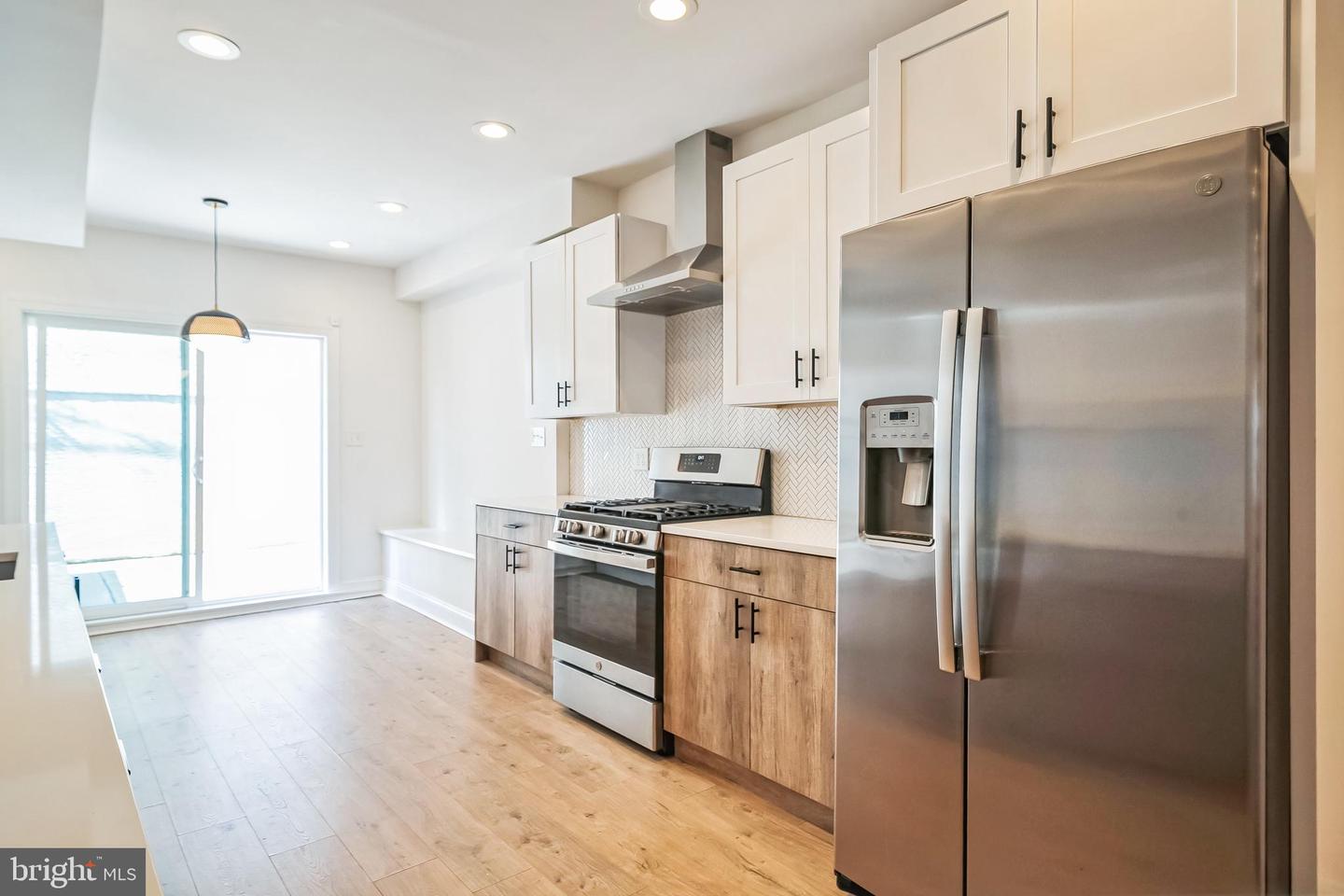 Philadelphia, Pennsylvania, 19130, United States, 4 Bedrooms Bedrooms, ,3 BathroomsBathrooms,Residential,For Sale,1949976